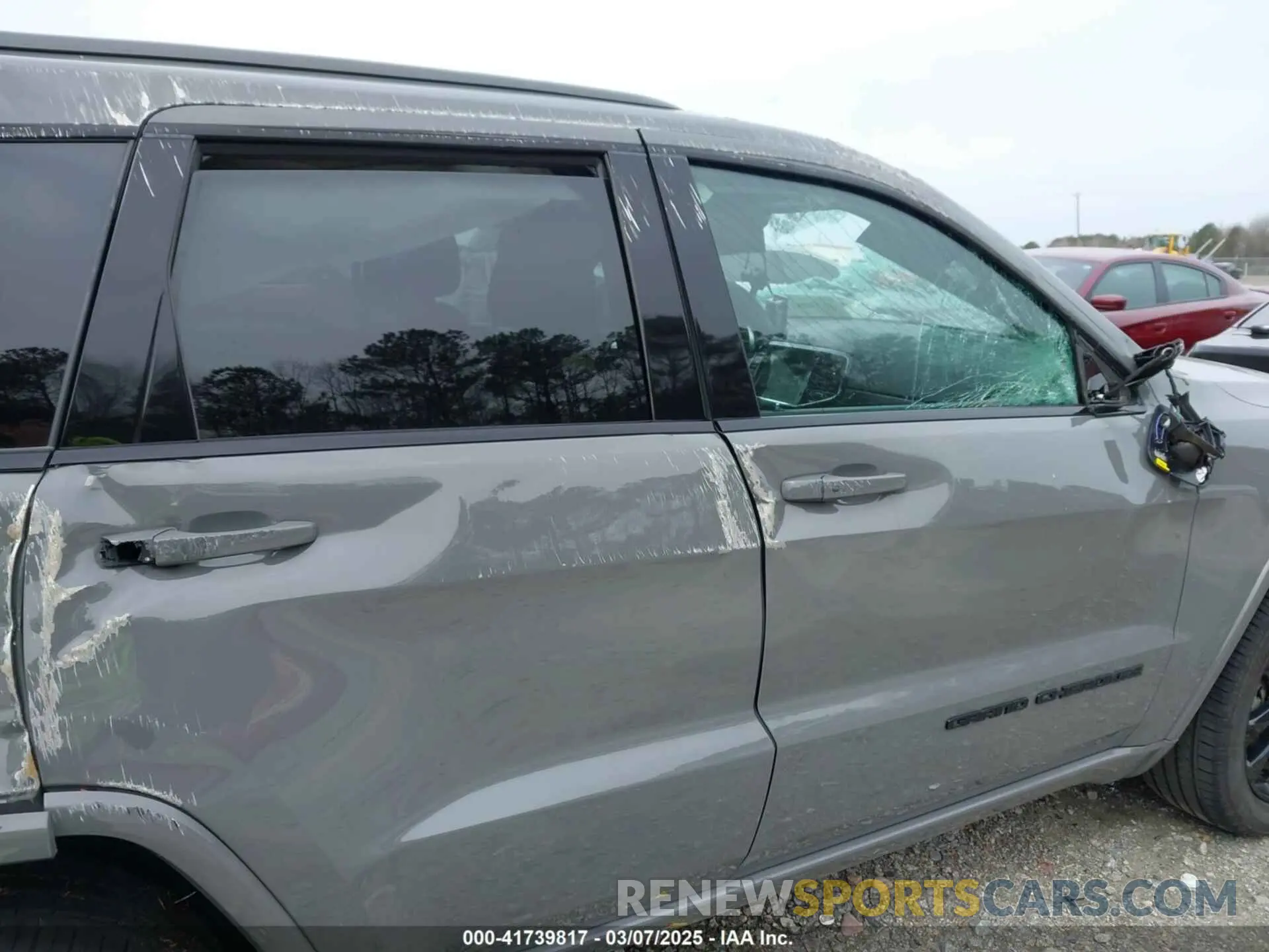 13 Photograph of a damaged car 1C4RJEAG8LC244544 JEEP GRAND CHEROKEE 2020