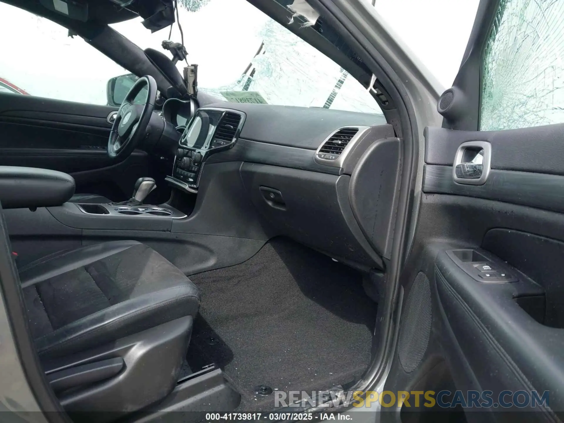 5 Photograph of a damaged car 1C4RJEAG8LC244544 JEEP GRAND CHEROKEE 2020
