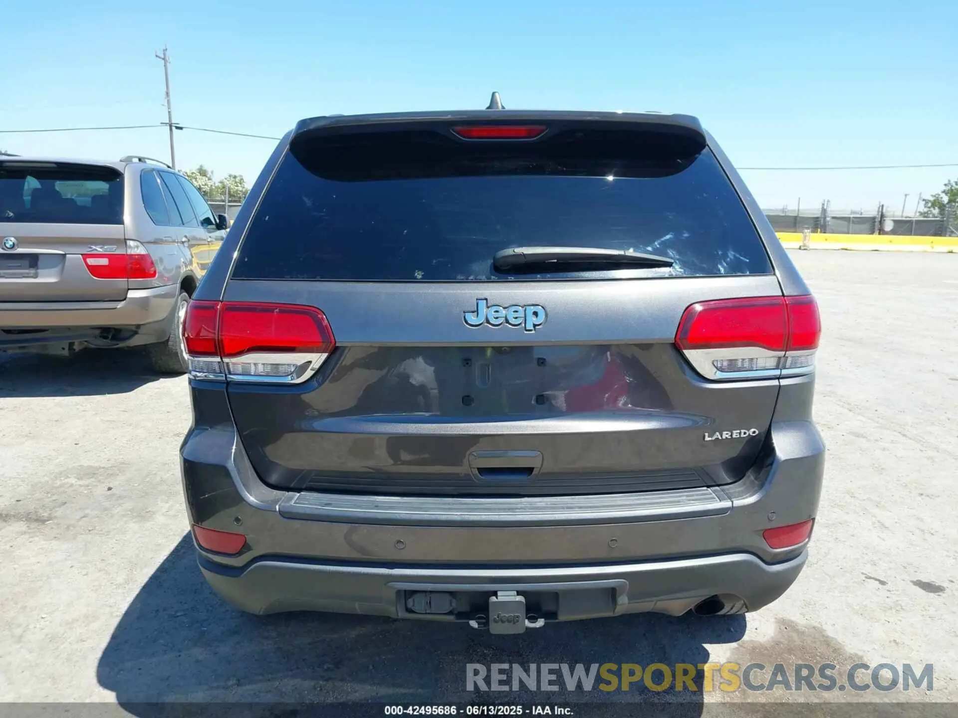 16 Photograph of a damaged car 1C4RJEAG8LC373481 JEEP GRAND CHEROKEE 2020