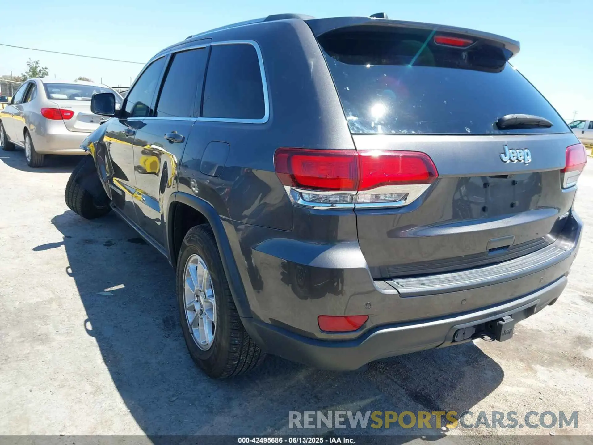 3 Photograph of a damaged car 1C4RJEAG8LC373481 JEEP GRAND CHEROKEE 2020