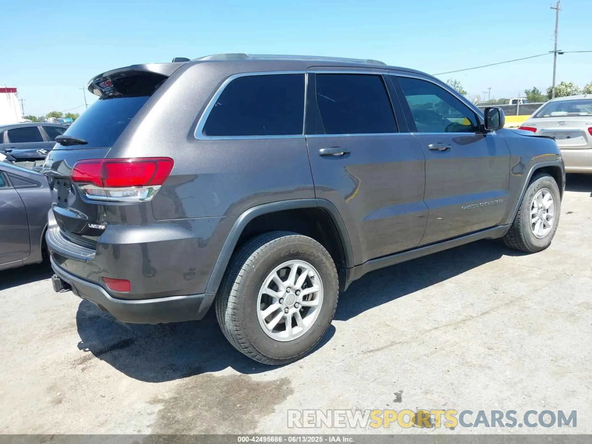 4 Photograph of a damaged car 1C4RJEAG8LC373481 JEEP GRAND CHEROKEE 2020