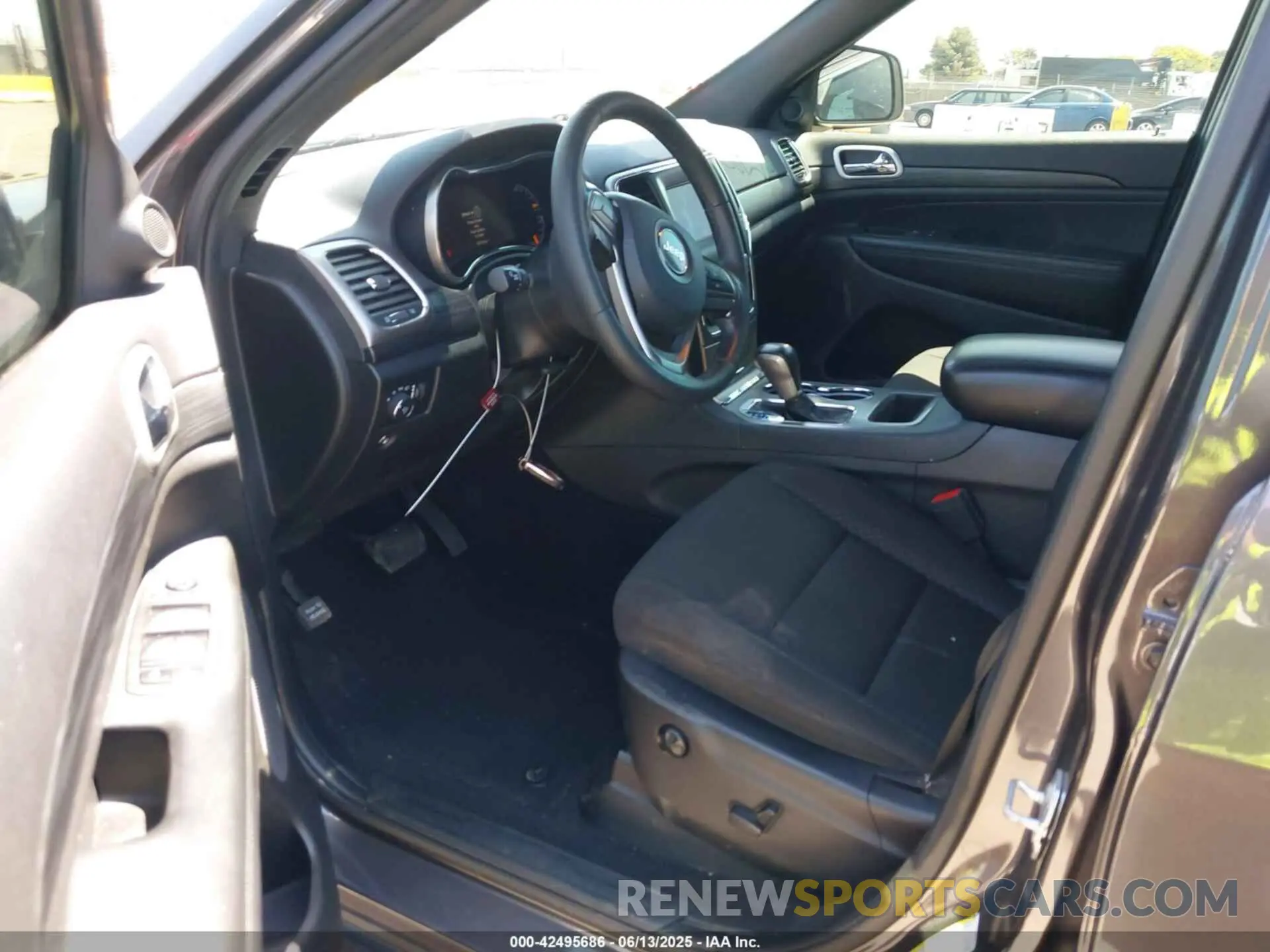 5 Photograph of a damaged car 1C4RJEAG8LC373481 JEEP GRAND CHEROKEE 2020
