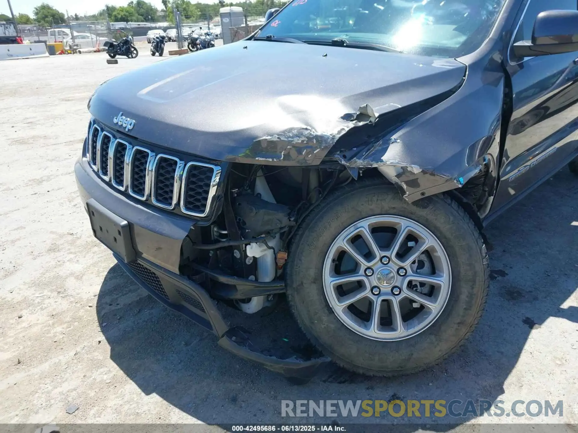 6 Photograph of a damaged car 1C4RJEAG8LC373481 JEEP GRAND CHEROKEE 2020