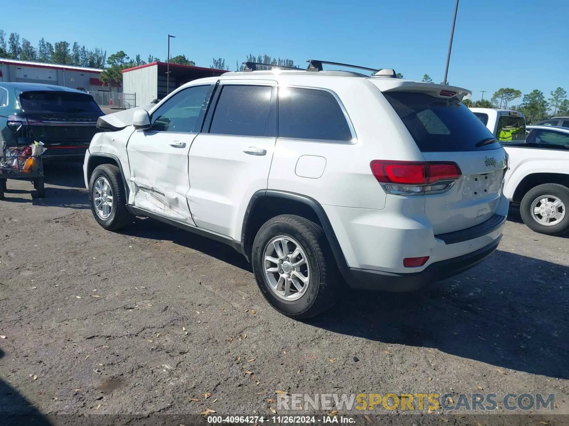 3 Photograph of a damaged car 1C4RJEAG9LC160636 JEEP GRAND CHEROKEE 2020