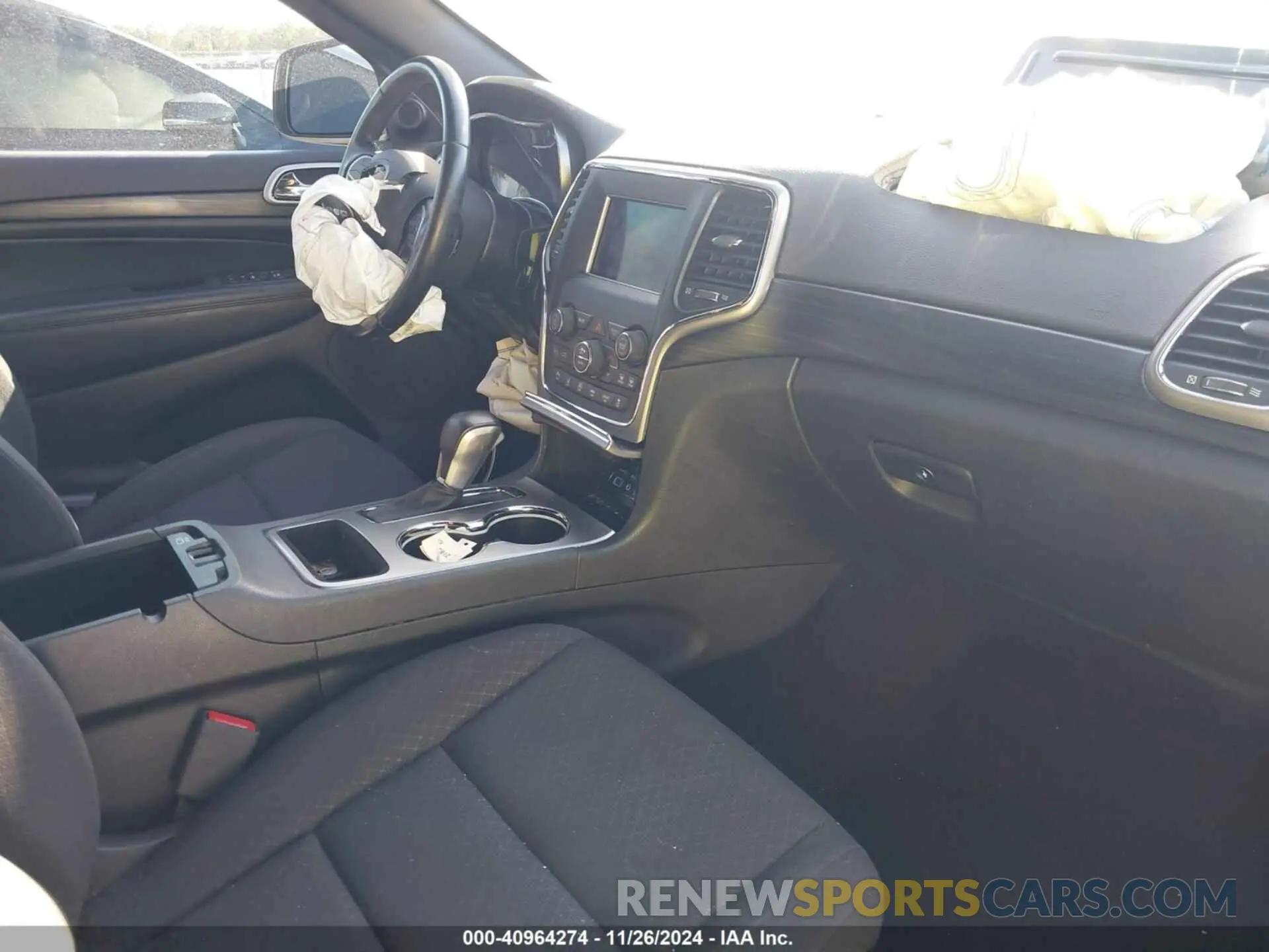 5 Photograph of a damaged car 1C4RJEAG9LC160636 JEEP GRAND CHEROKEE 2020