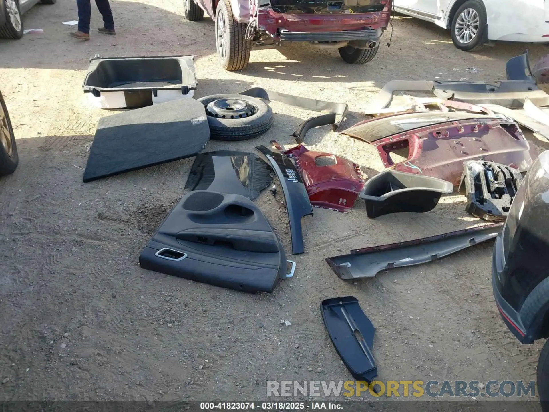 12 Photograph of a damaged car 1C4RJEAG9LC329215 JEEP GRAND CHEROKEE 2020