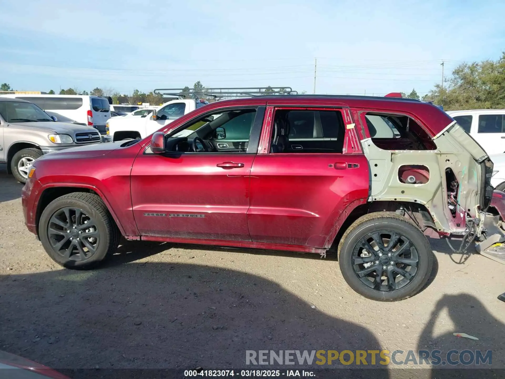 15 Photograph of a damaged car 1C4RJEAG9LC329215 JEEP GRAND CHEROKEE 2020