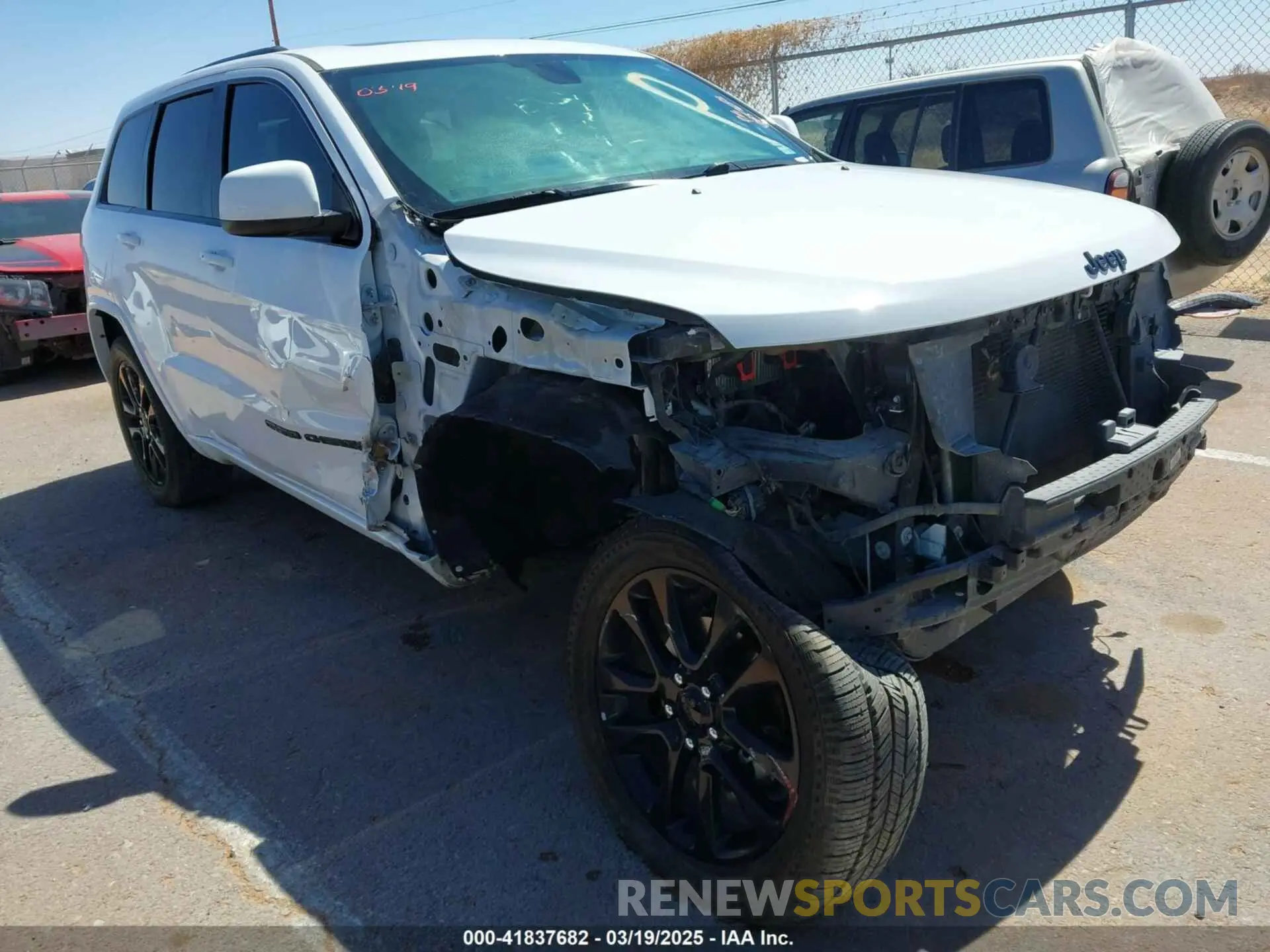1 Photograph of a damaged car 1C4RJEAG9LC364952 JEEP GRAND CHEROKEE 2020