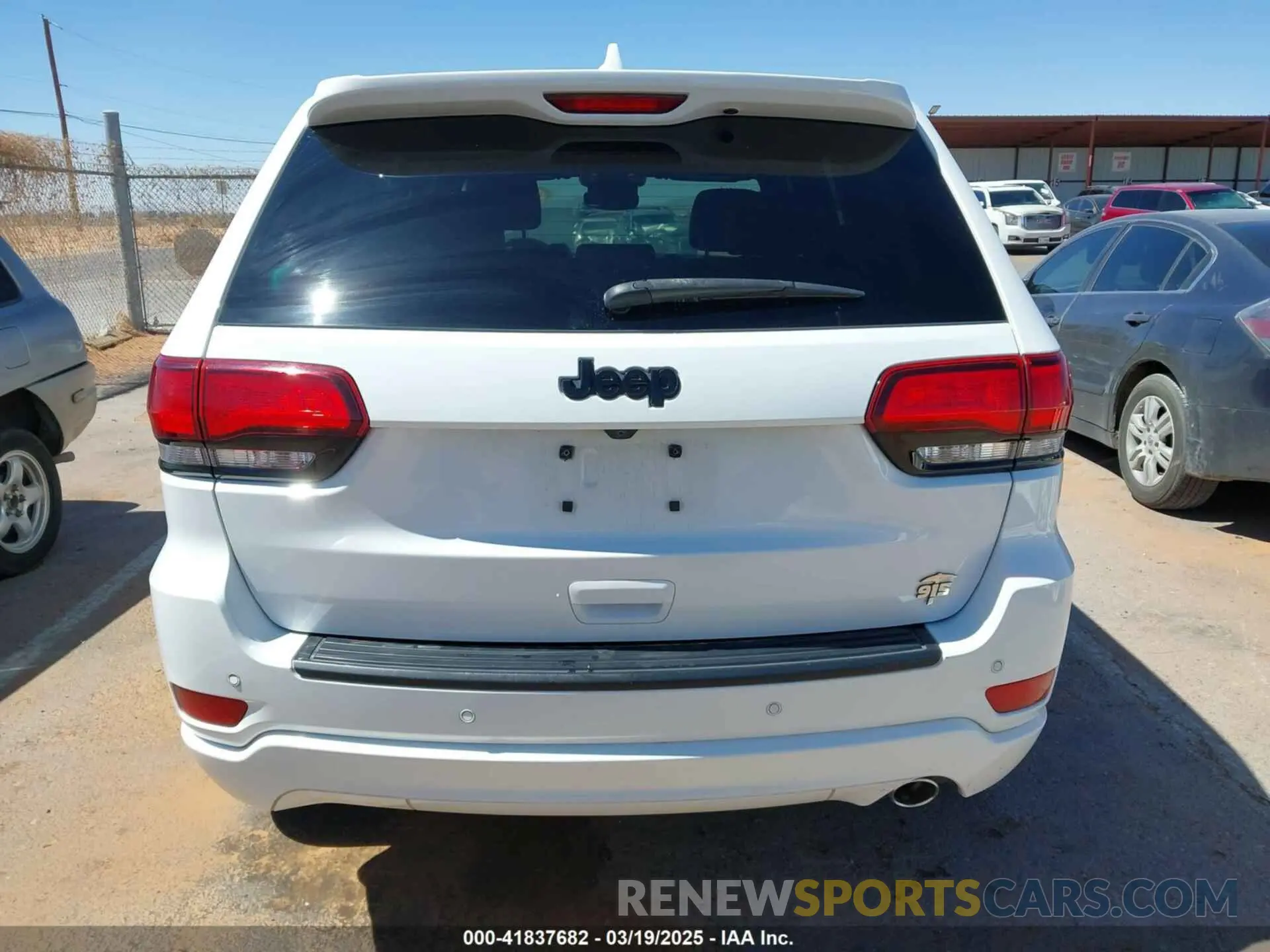 17 Photograph of a damaged car 1C4RJEAG9LC364952 JEEP GRAND CHEROKEE 2020