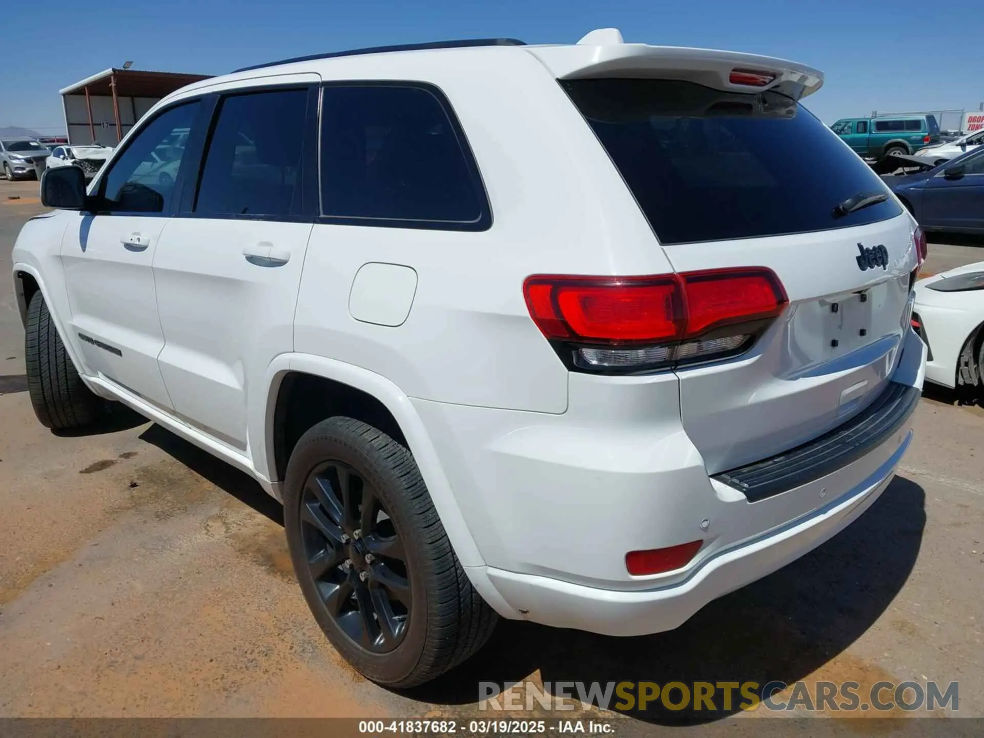 3 Photograph of a damaged car 1C4RJEAG9LC364952 JEEP GRAND CHEROKEE 2020