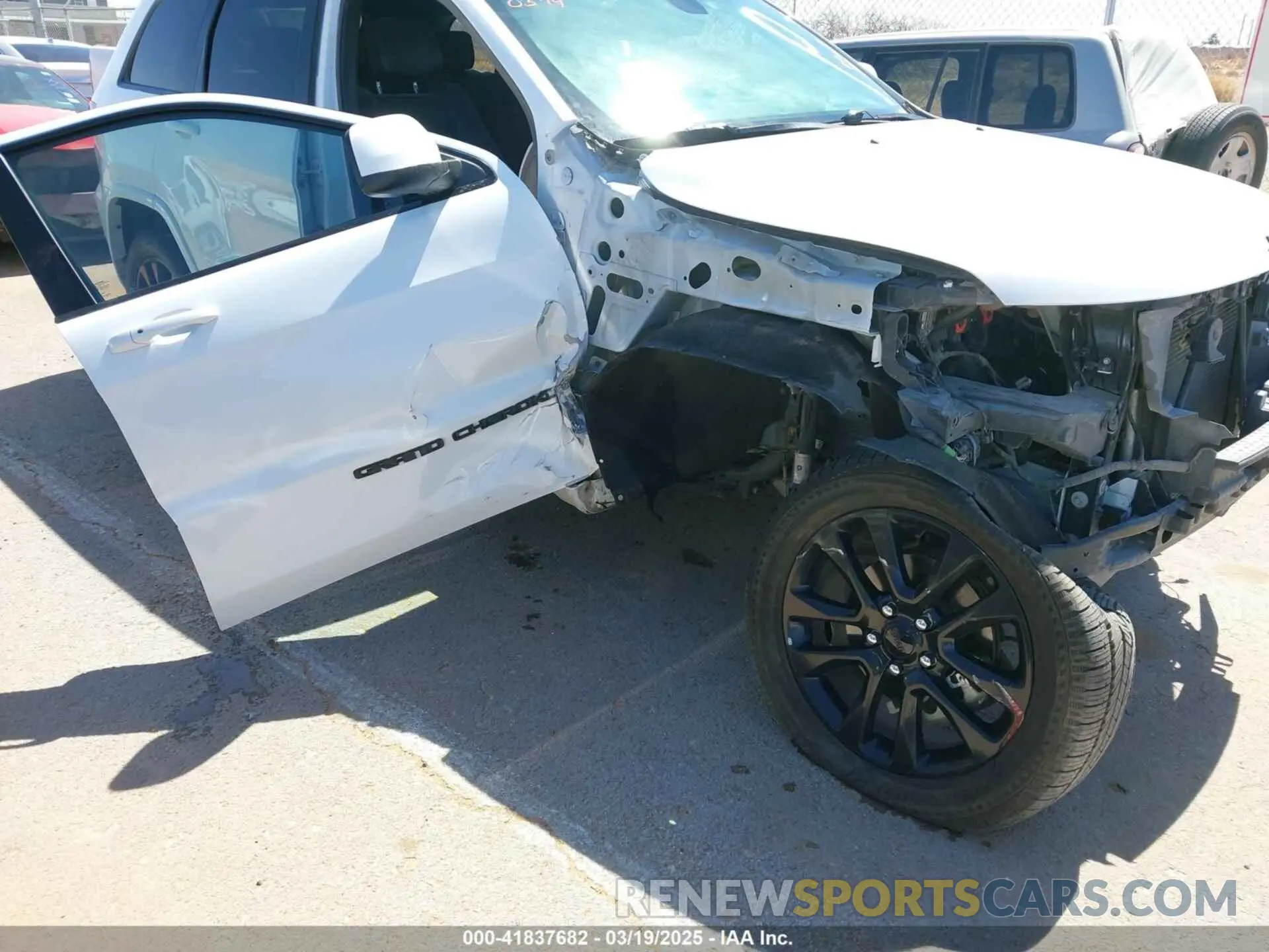 6 Photograph of a damaged car 1C4RJEAG9LC364952 JEEP GRAND CHEROKEE 2020