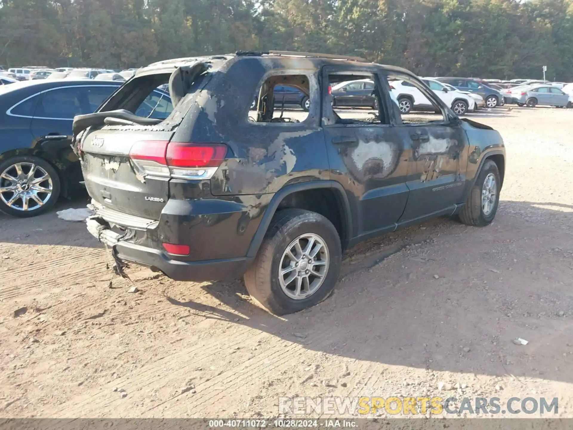 4 Photograph of a damaged car 1C4RJEAGXLC203185 JEEP GRAND CHEROKEE 2020