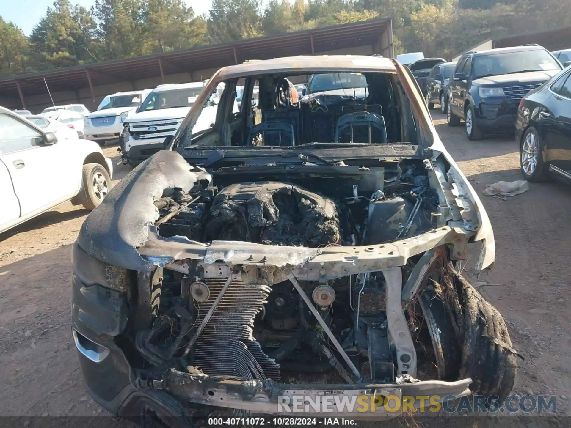 6 Photograph of a damaged car 1C4RJEAGXLC203185 JEEP GRAND CHEROKEE 2020