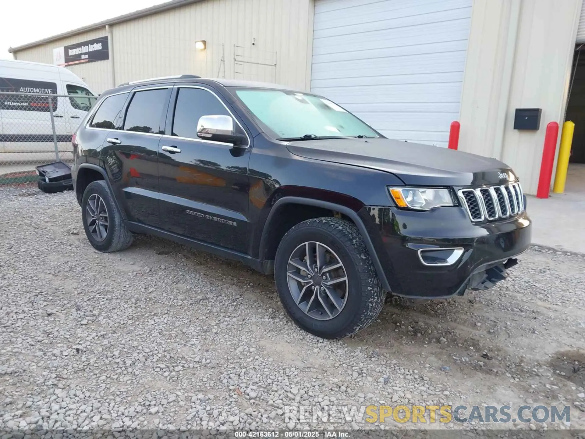 1 Photograph of a damaged car 1C4RJEBG0LC305867 JEEP GRAND CHEROKEE 2020