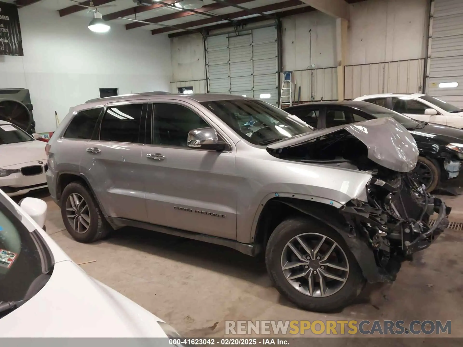 13 Photograph of a damaged car 1C4RJEBG1LC265430 JEEP GRAND CHEROKEE 2020