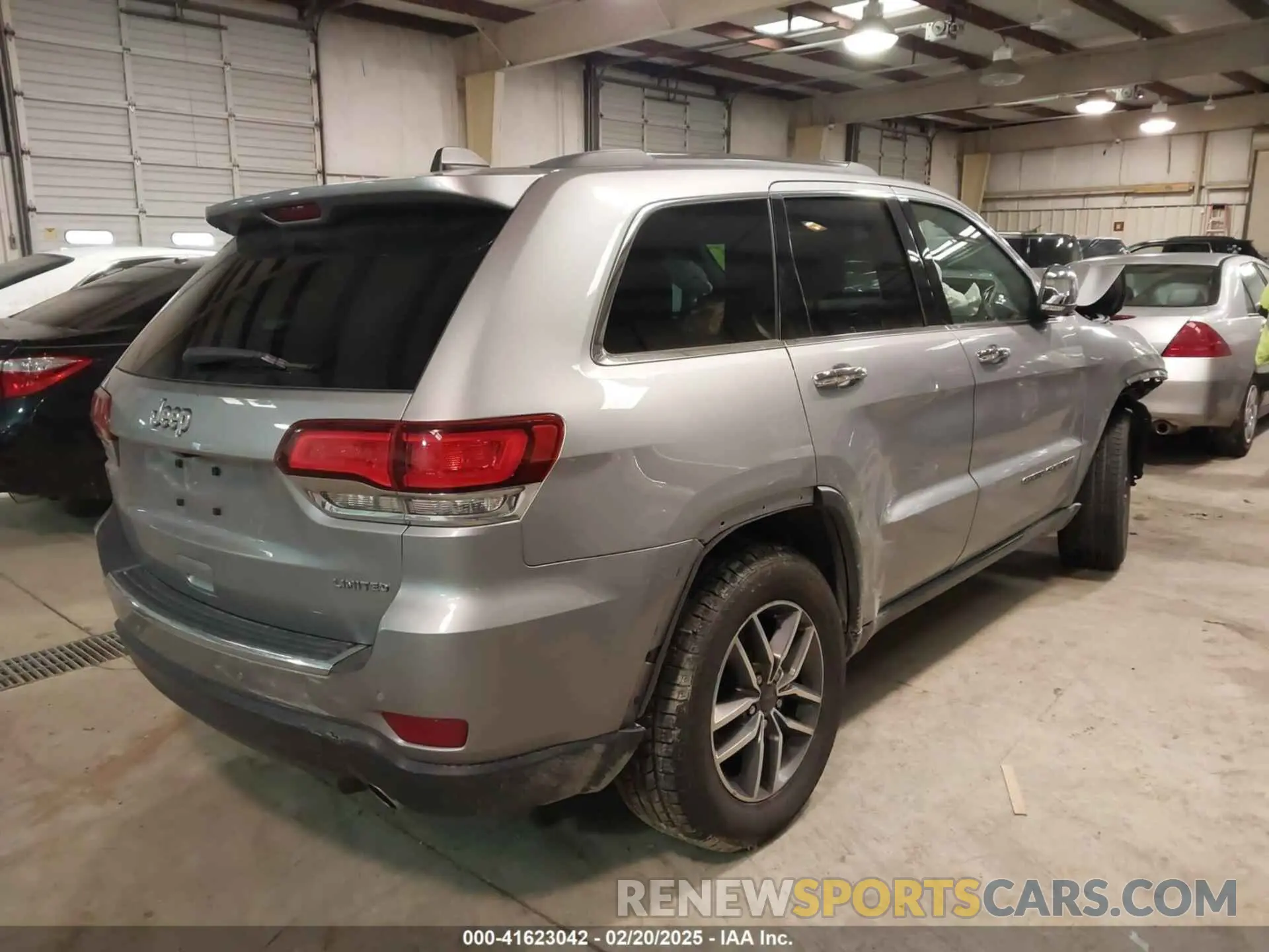 4 Photograph of a damaged car 1C4RJEBG1LC265430 JEEP GRAND CHEROKEE 2020