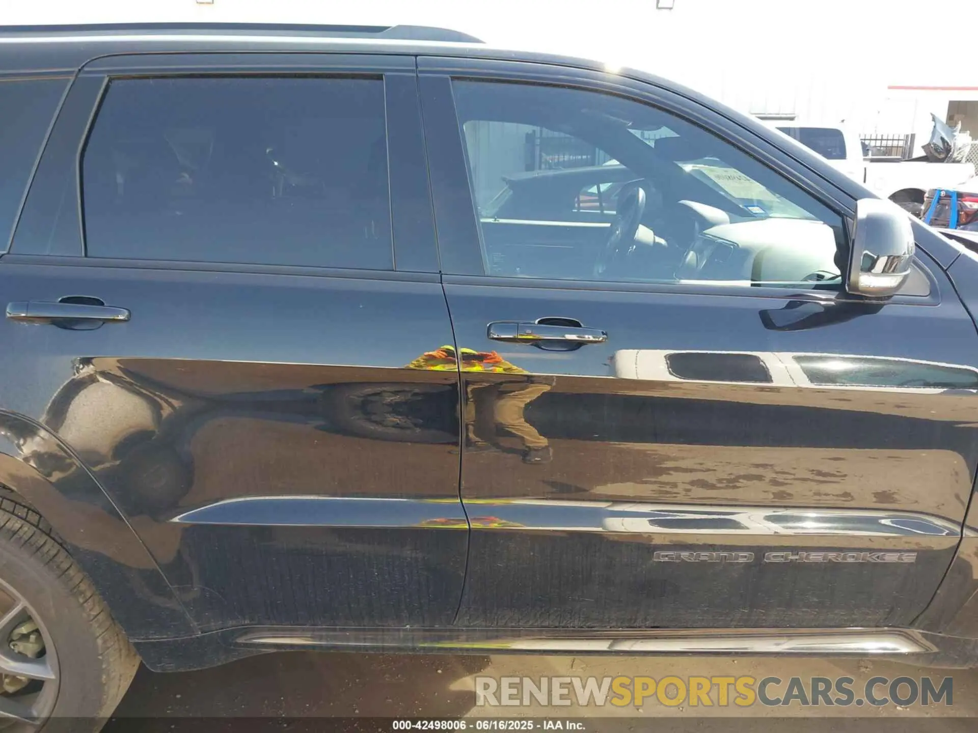 12 Photograph of a damaged car 1C4RJEBG1LC328977 JEEP GRAND CHEROKEE 2020