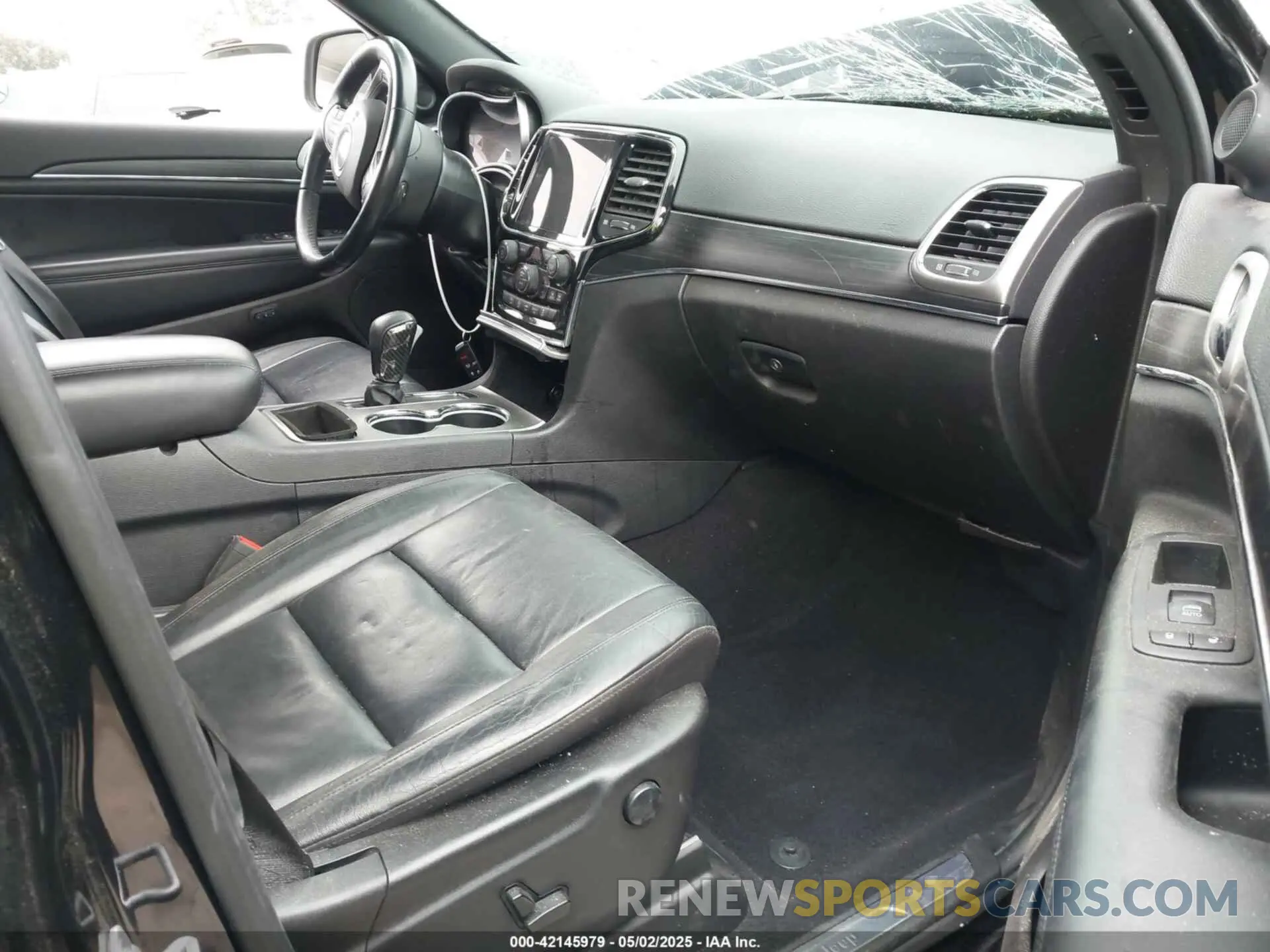 5 Photograph of a damaged car 1C4RJEBG2LC181634 JEEP GRAND CHEROKEE 2020