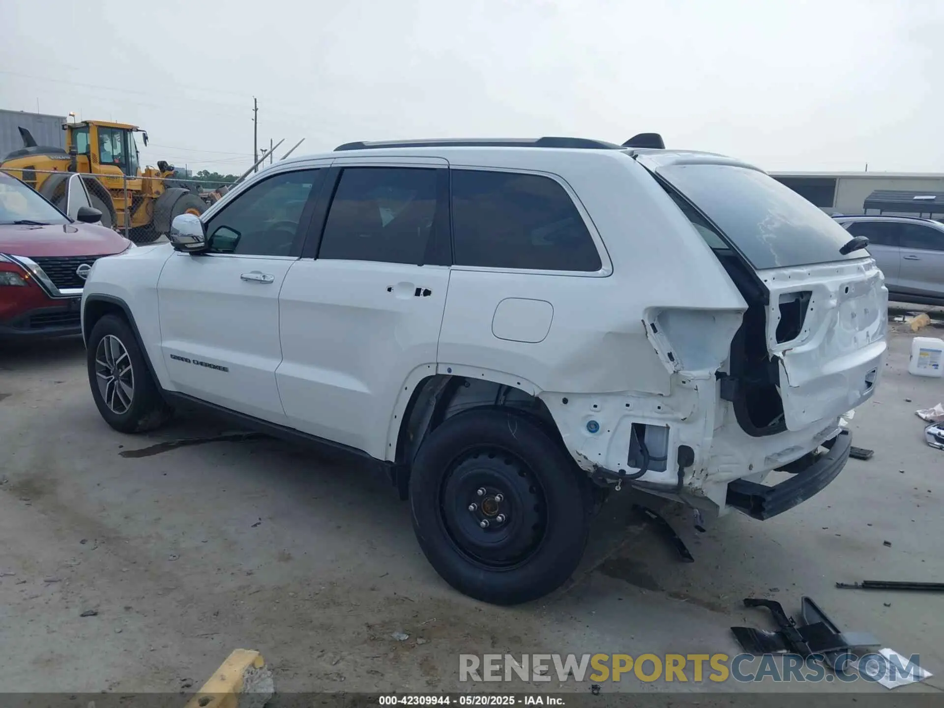 3 Photograph of a damaged car 1C4RJEBG2LC268496 JEEP GRAND CHEROKEE 2020