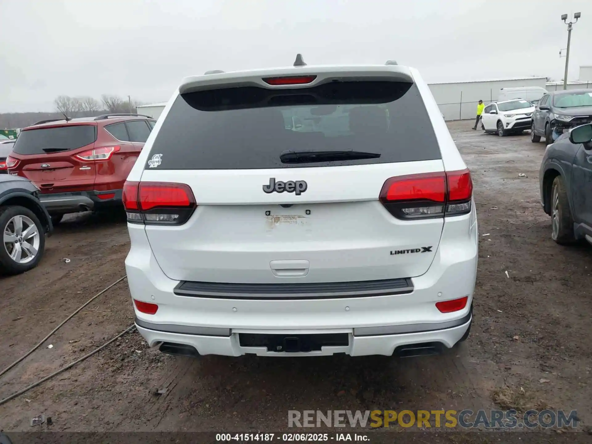 16 Photograph of a damaged car 1C4RJEBG2LC391358 JEEP GRAND CHEROKEE 2020