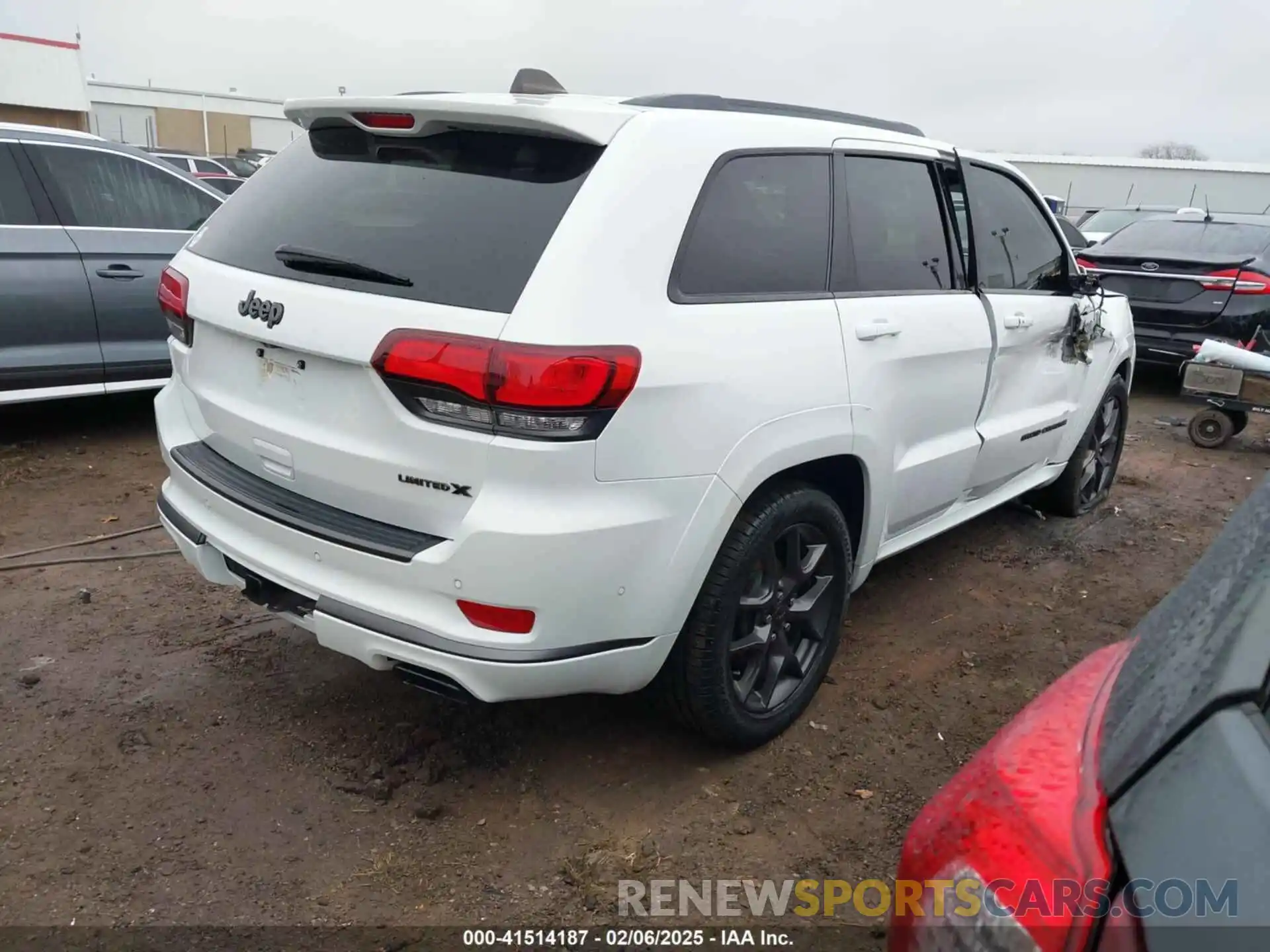 4 Photograph of a damaged car 1C4RJEBG2LC391358 JEEP GRAND CHEROKEE 2020