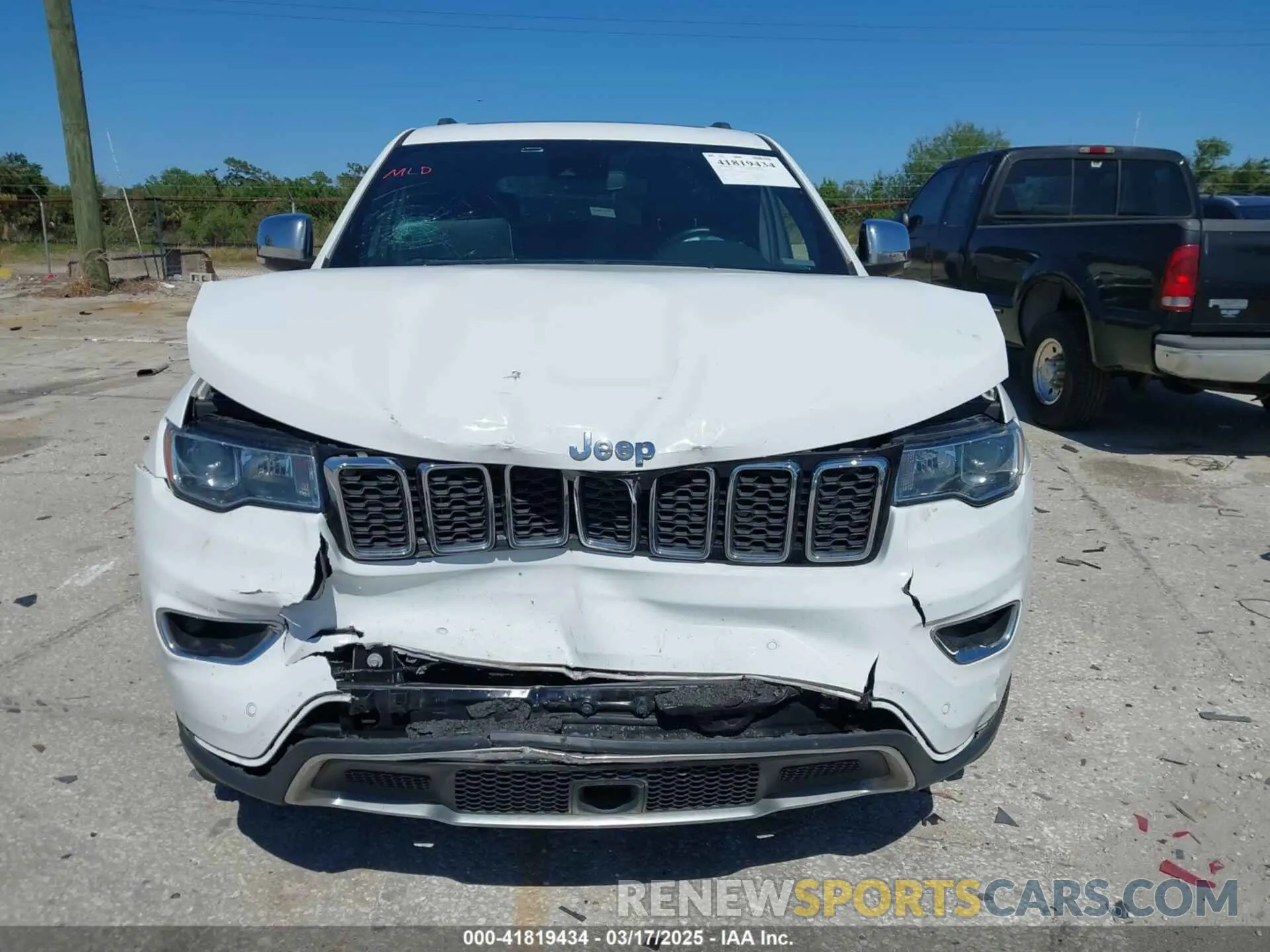 12 Photograph of a damaged car 1C4RJEBG2LC391778 JEEP GRAND CHEROKEE 2020