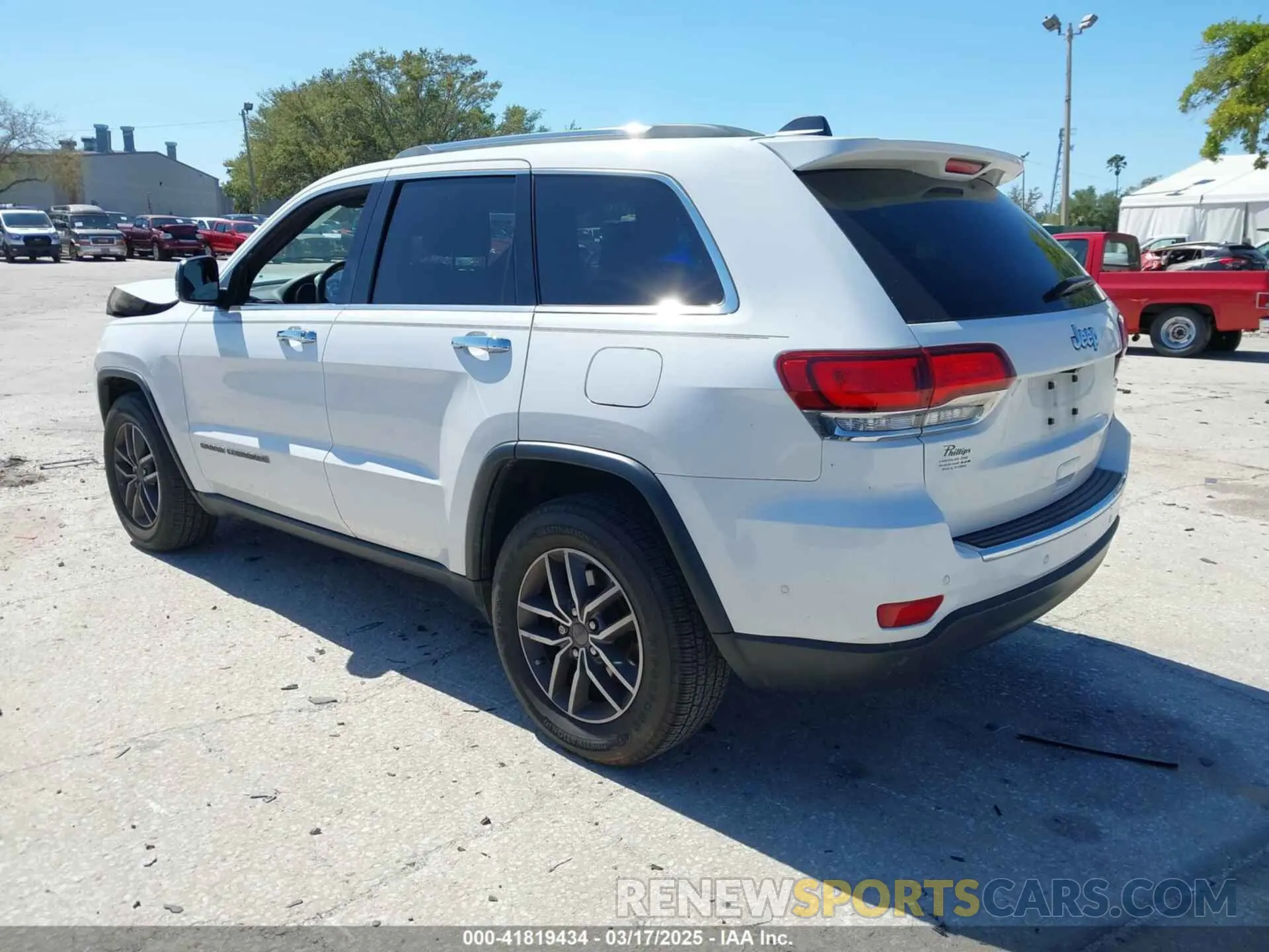 3 Photograph of a damaged car 1C4RJEBG2LC391778 JEEP GRAND CHEROKEE 2020