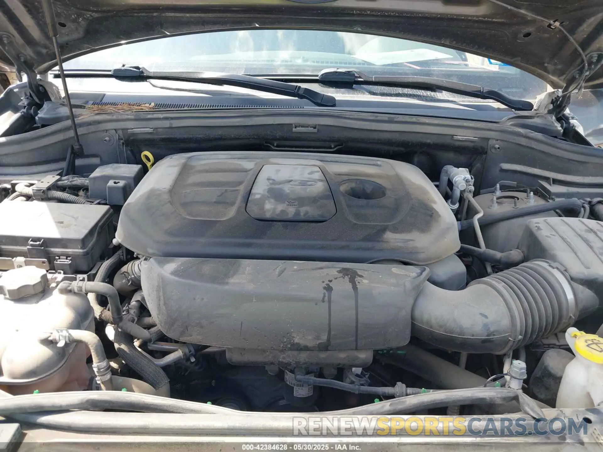10 Photograph of a damaged car 1C4RJEBG2LC428747 JEEP GRAND CHEROKEE 2020