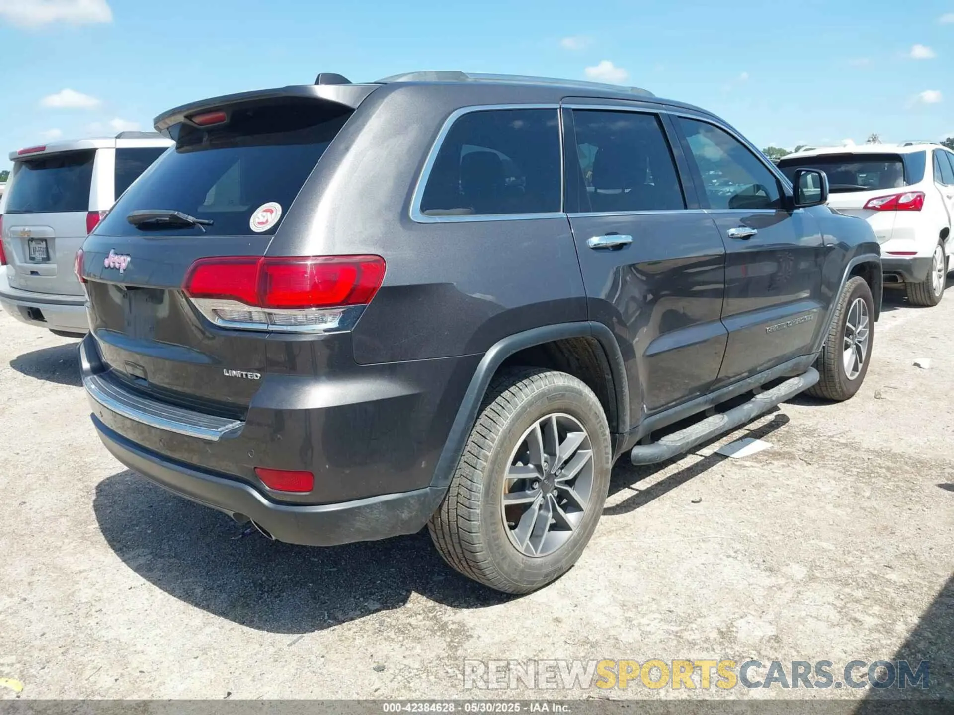 4 Photograph of a damaged car 1C4RJEBG2LC428747 JEEP GRAND CHEROKEE 2020