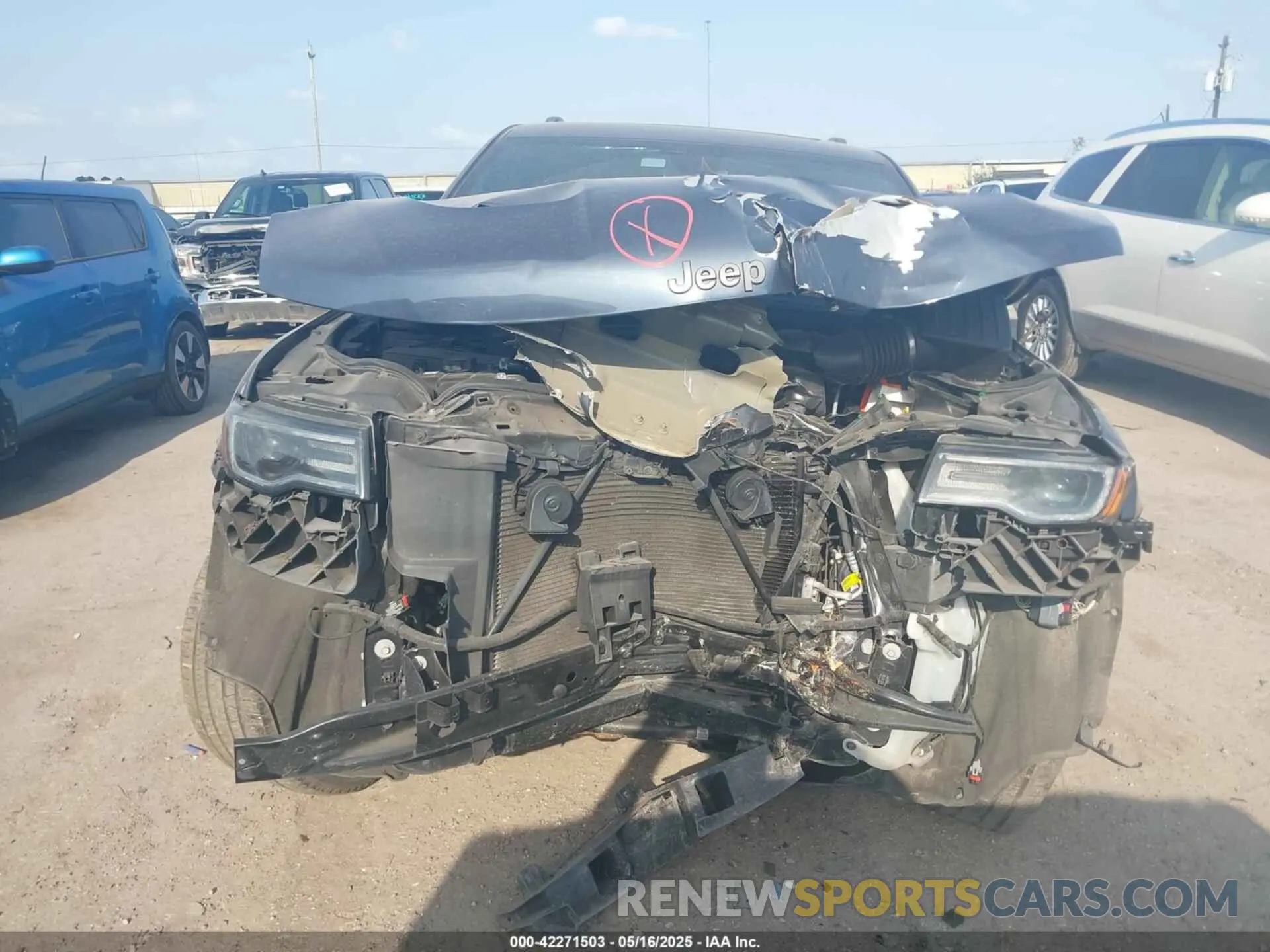 12 Photograph of a damaged car 1C4RJEBG3LC371068 JEEP GRAND CHEROKEE 2020