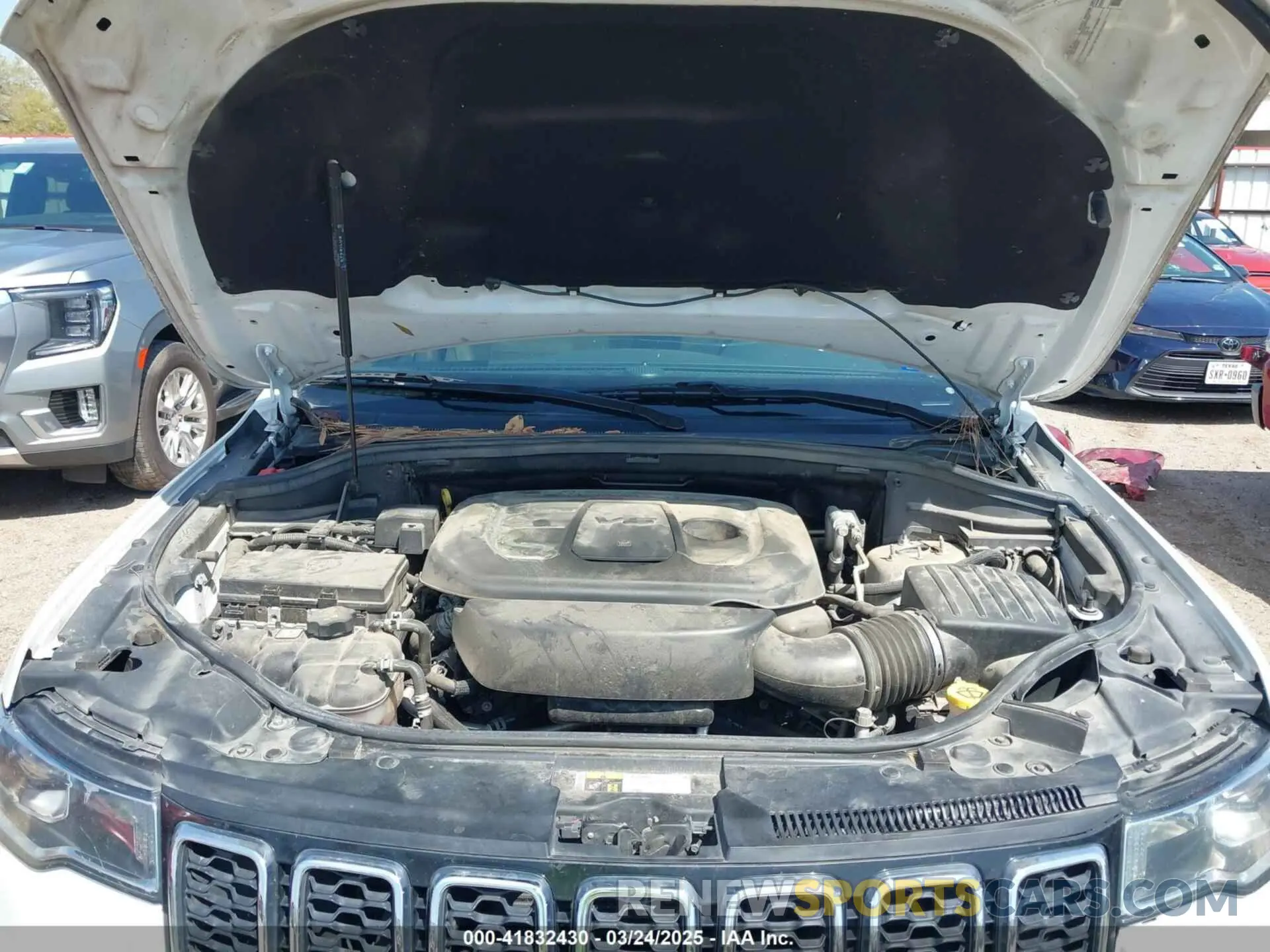 10 Photograph of a damaged car 1C4RJEBG3LC392194 JEEP GRAND CHEROKEE 2020