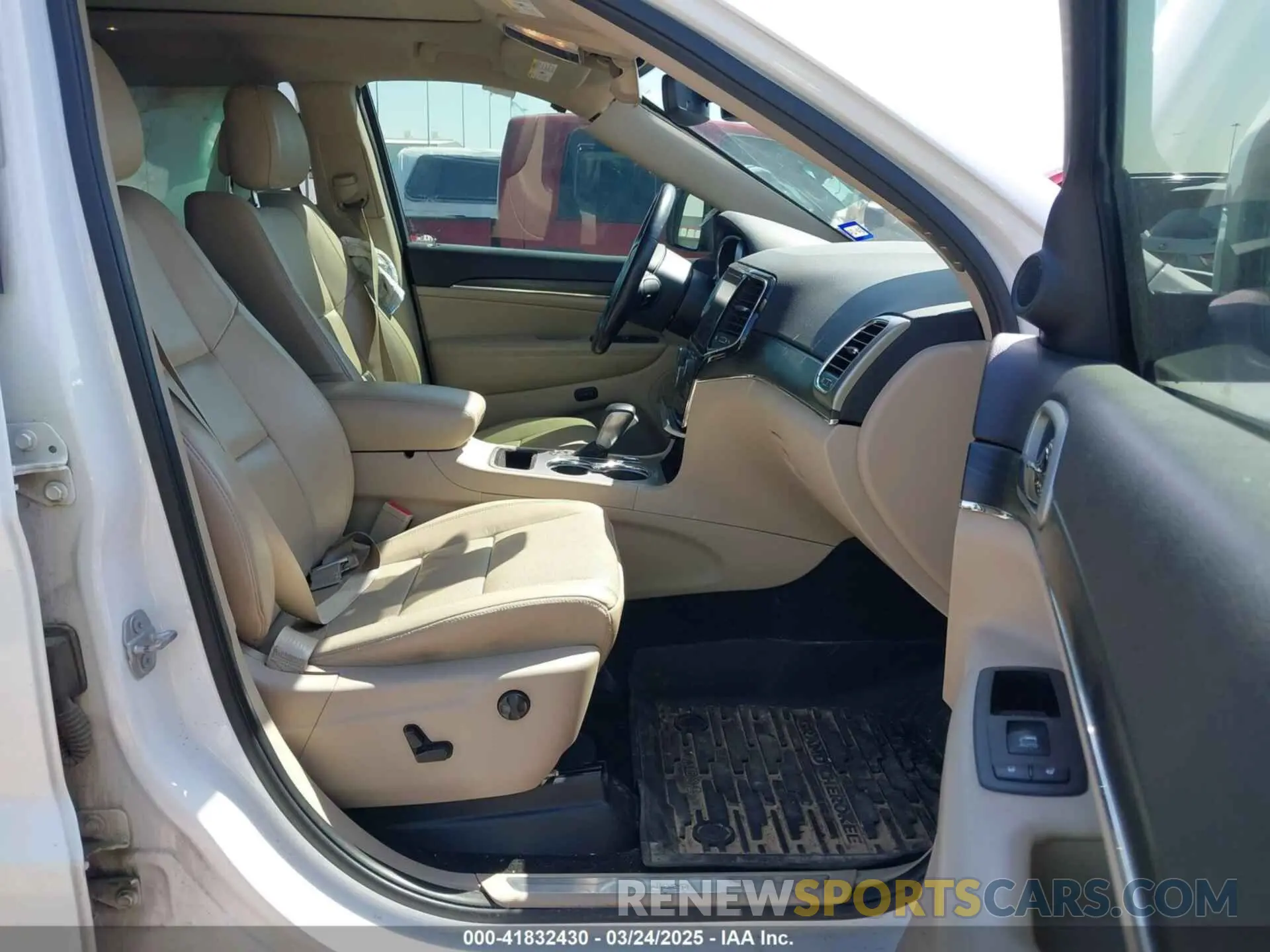5 Photograph of a damaged car 1C4RJEBG3LC392194 JEEP GRAND CHEROKEE 2020