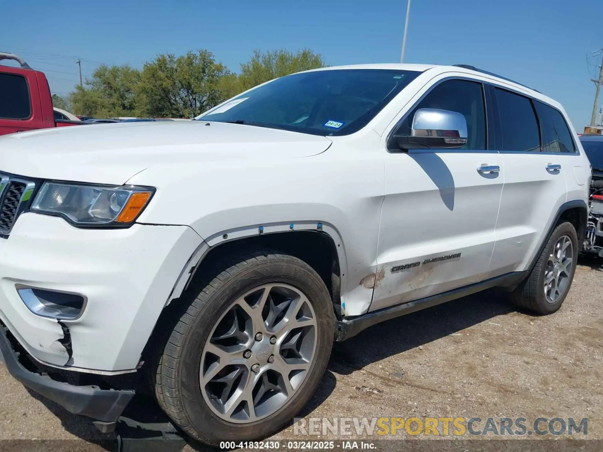 6 Photograph of a damaged car 1C4RJEBG3LC392194 JEEP GRAND CHEROKEE 2020