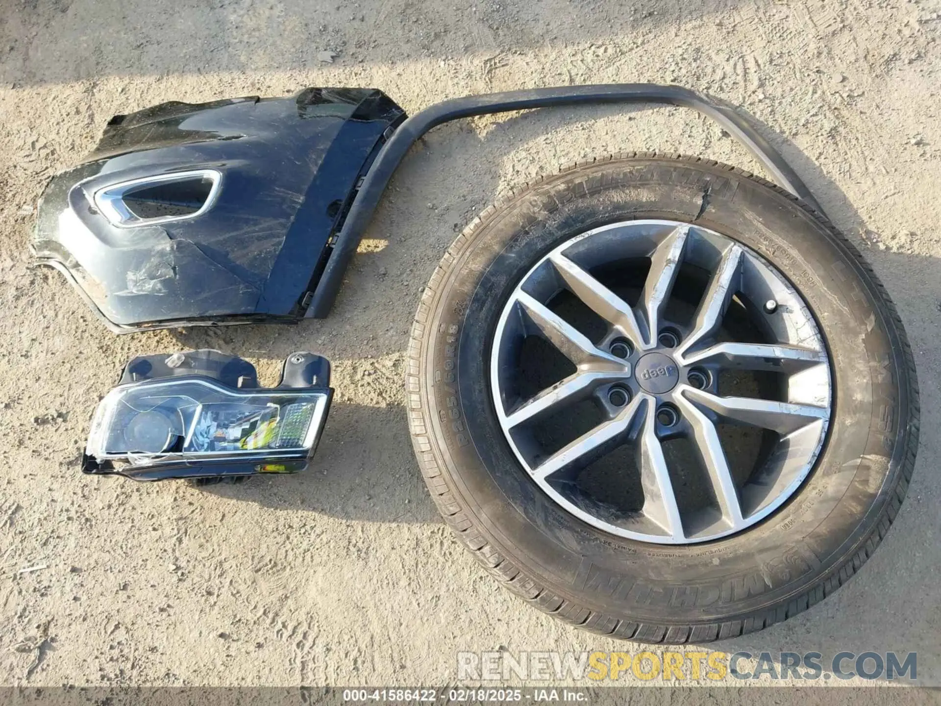 12 Photograph of a damaged car 1C4RJEBG4LC211992 JEEP GRAND CHEROKEE 2020