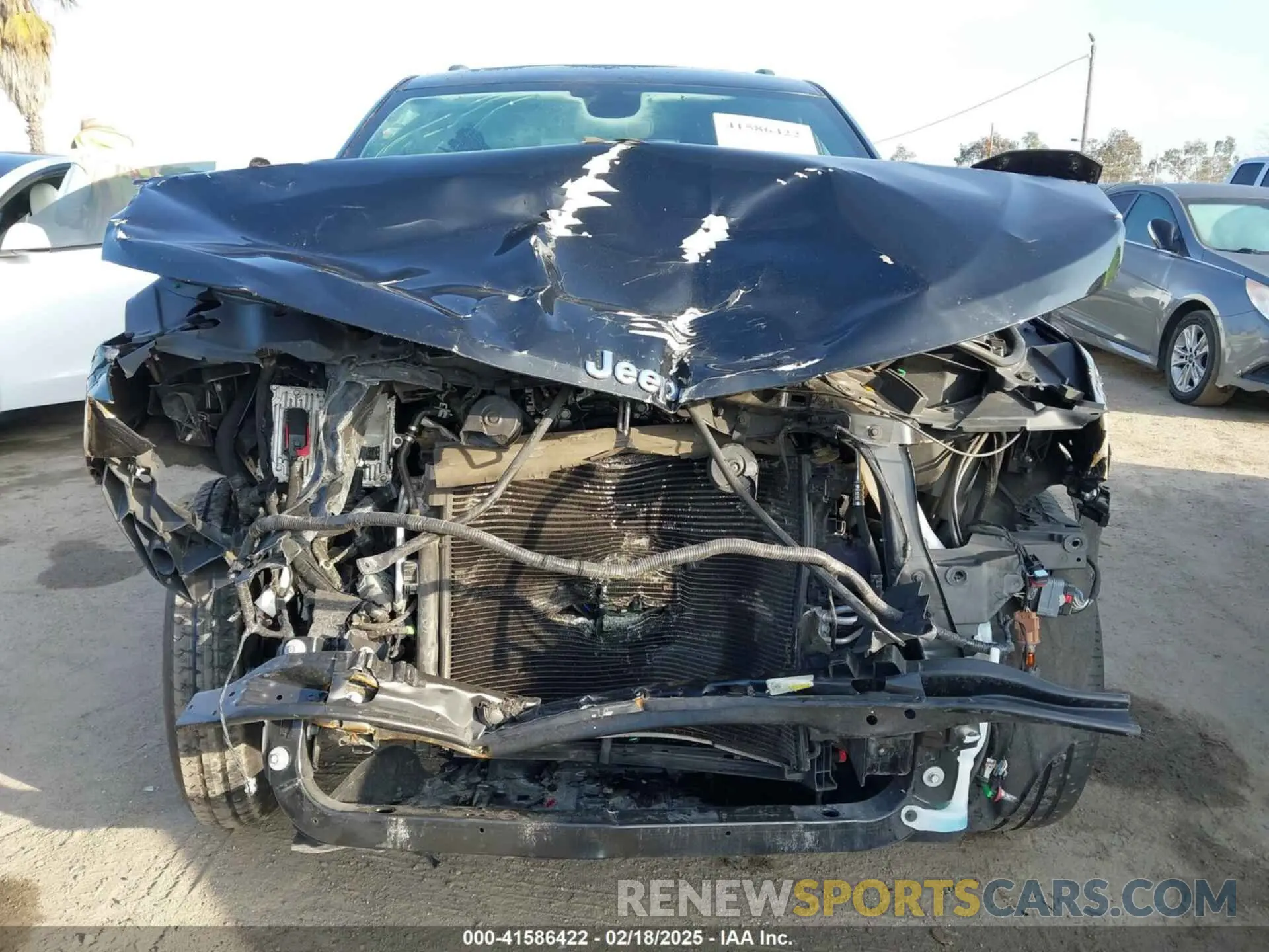 13 Photograph of a damaged car 1C4RJEBG4LC211992 JEEP GRAND CHEROKEE 2020
