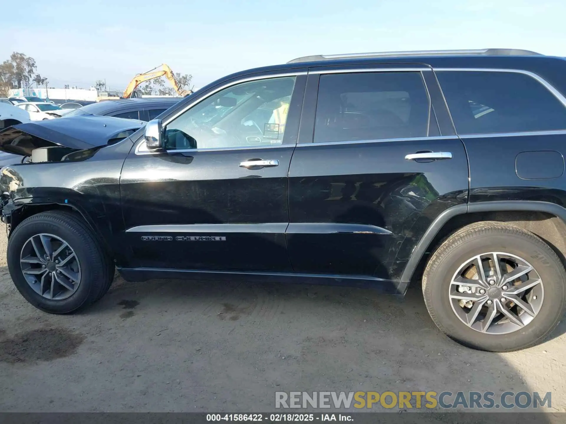 15 Photograph of a damaged car 1C4RJEBG4LC211992 JEEP GRAND CHEROKEE 2020