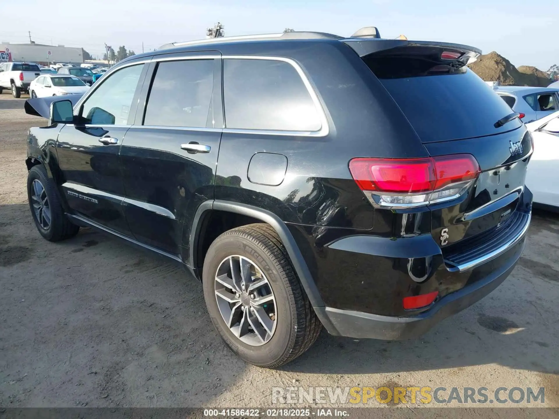 3 Photograph of a damaged car 1C4RJEBG4LC211992 JEEP GRAND CHEROKEE 2020