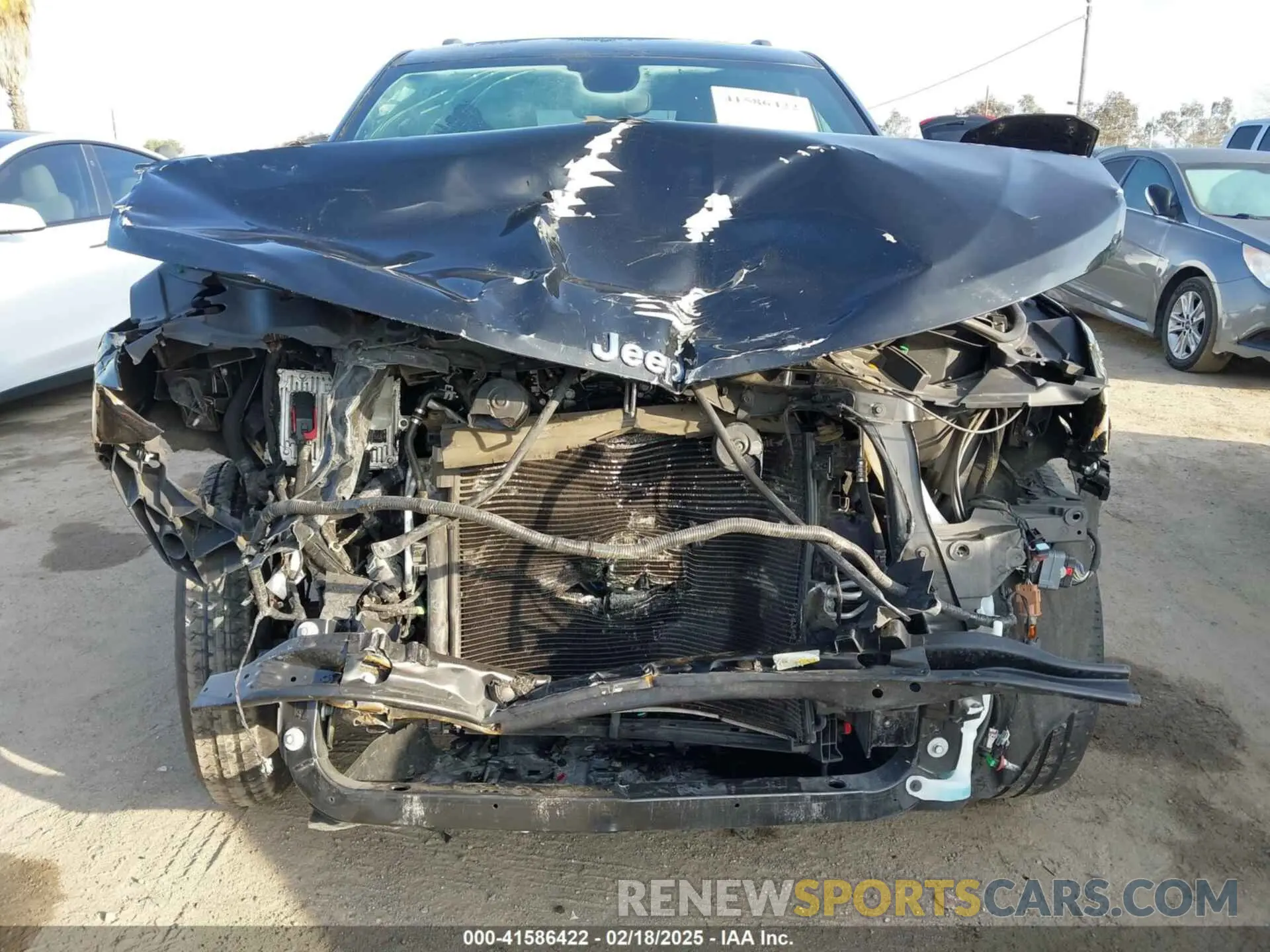 6 Photograph of a damaged car 1C4RJEBG4LC211992 JEEP GRAND CHEROKEE 2020