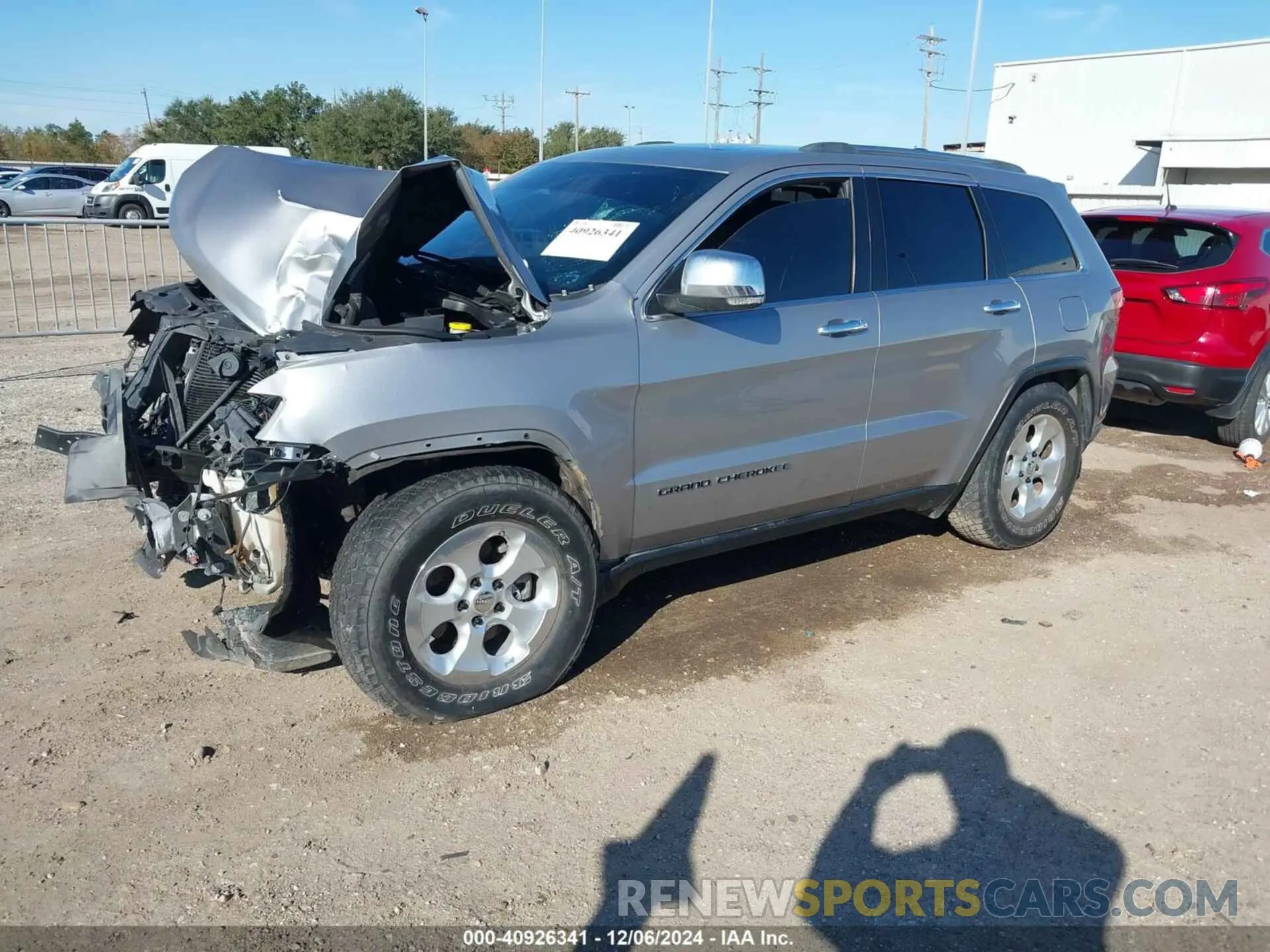 2 Photograph of a damaged car 1C4RJEBG5LC348133 JEEP GRAND CHEROKEE 2020