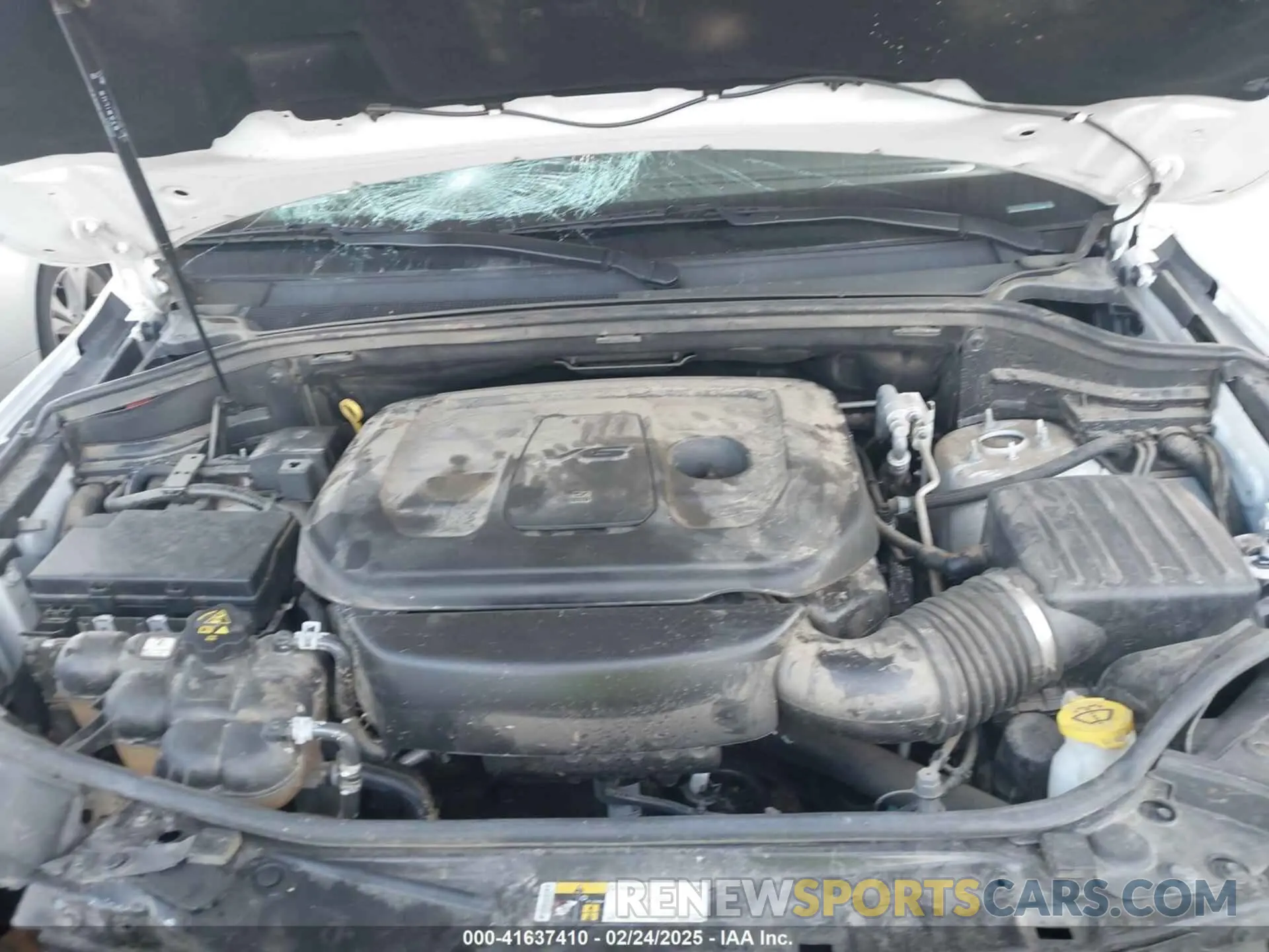 10 Photograph of a damaged car 1C4RJEBG6LC245478 JEEP GRAND CHEROKEE 2020