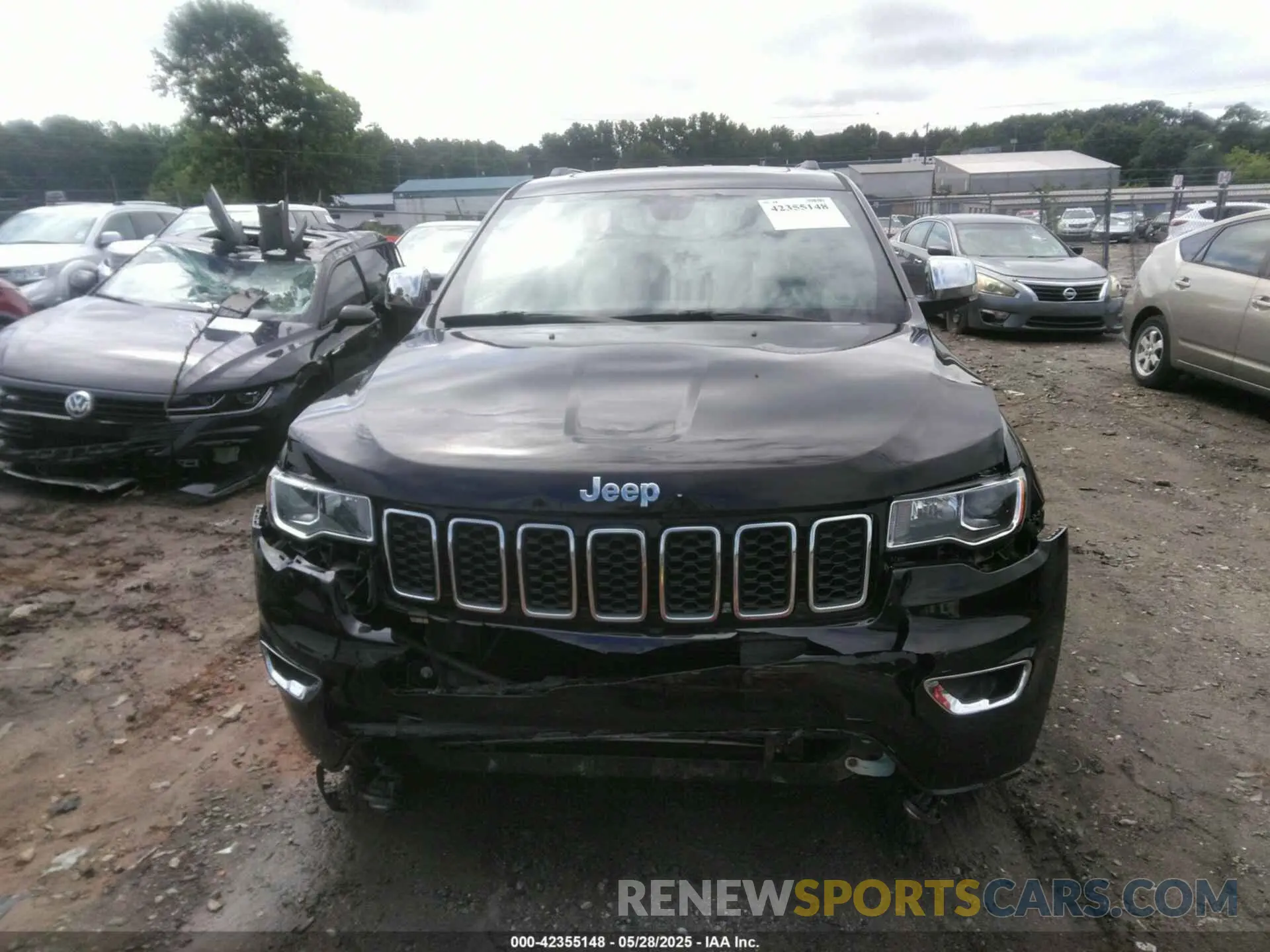 12 Photograph of a damaged car 1C4RJEBG6LC323953 JEEP GRAND CHEROKEE 2020