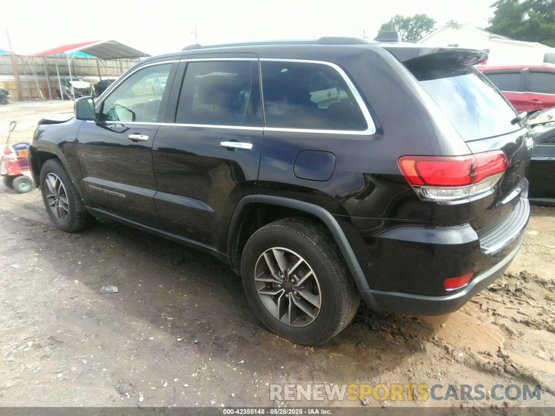 3 Photograph of a damaged car 1C4RJEBG6LC323953 JEEP GRAND CHEROKEE 2020