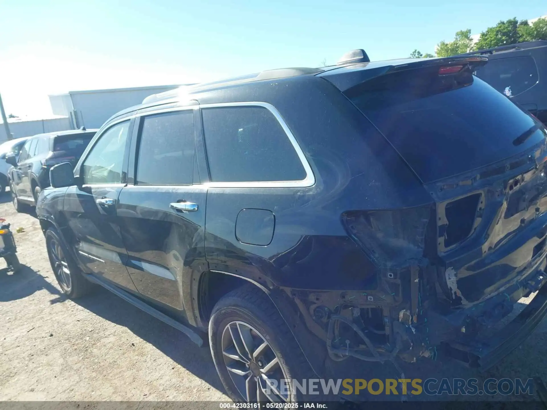 15 Photograph of a damaged car 1C4RJEBG8LC139999 JEEP GRAND CHEROKEE 2020
