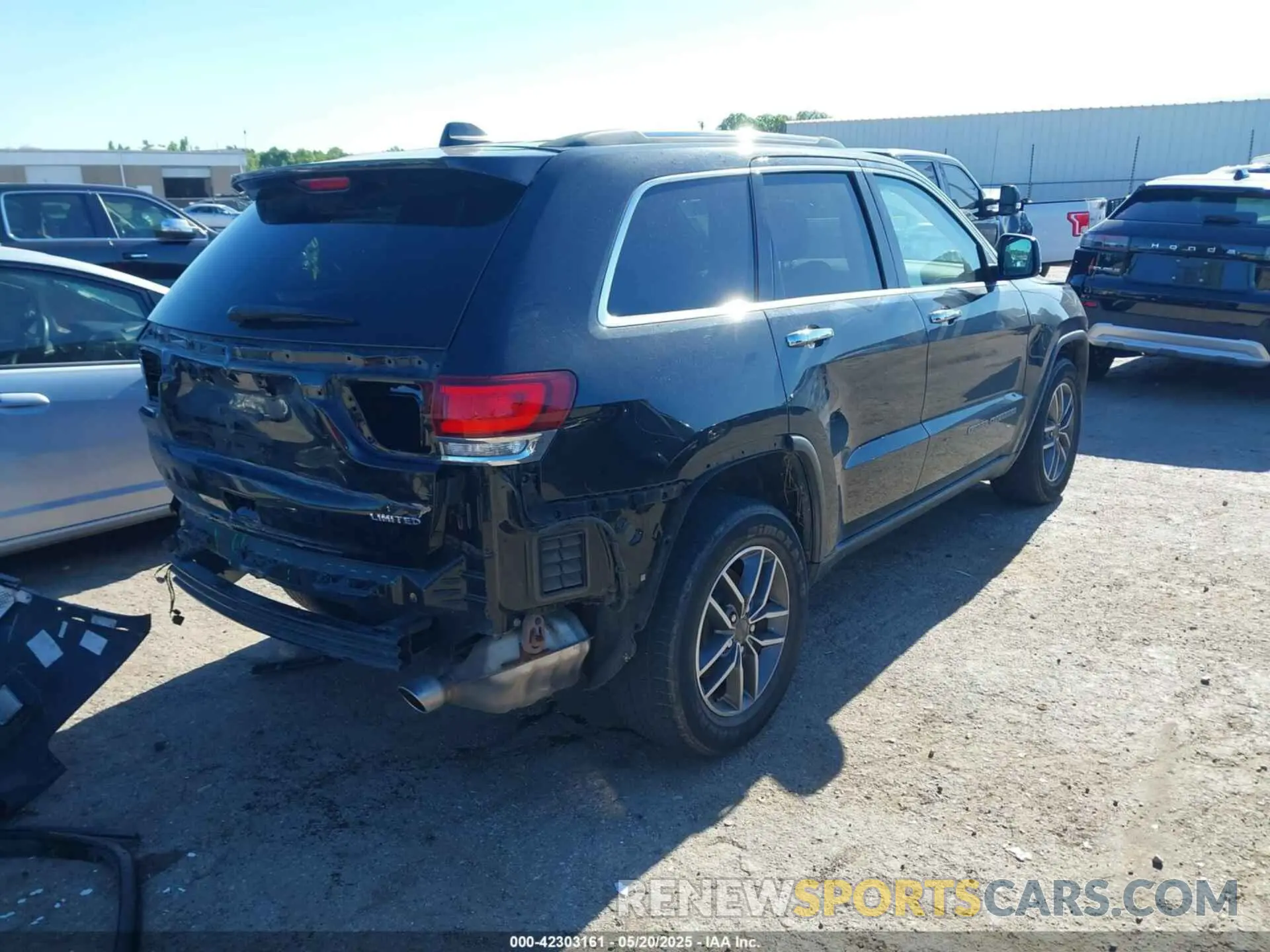 4 Photograph of a damaged car 1C4RJEBG8LC139999 JEEP GRAND CHEROKEE 2020