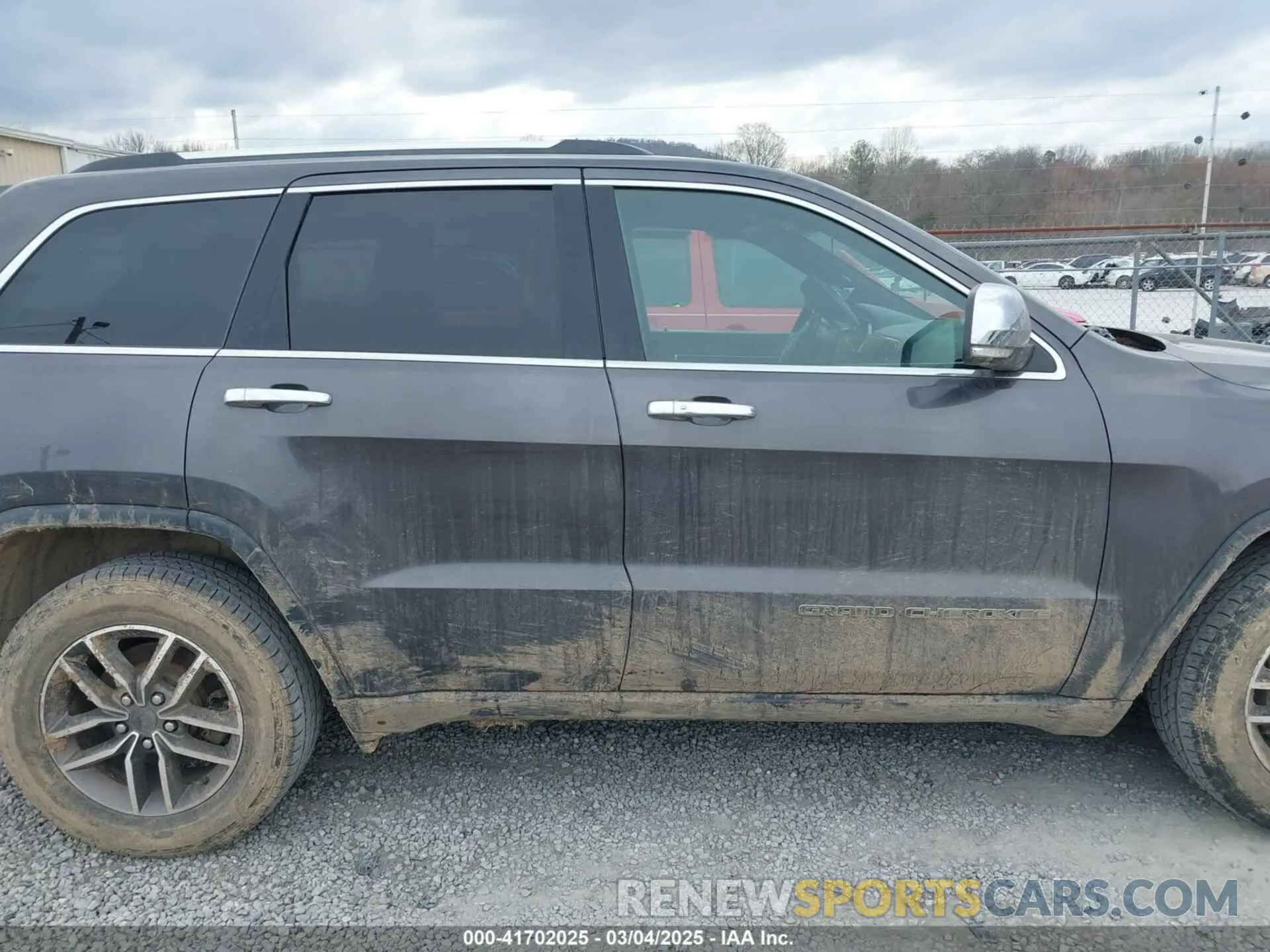 13 Photograph of a damaged car 1C4RJEBG8LC348093 JEEP GRAND CHEROKEE 2020