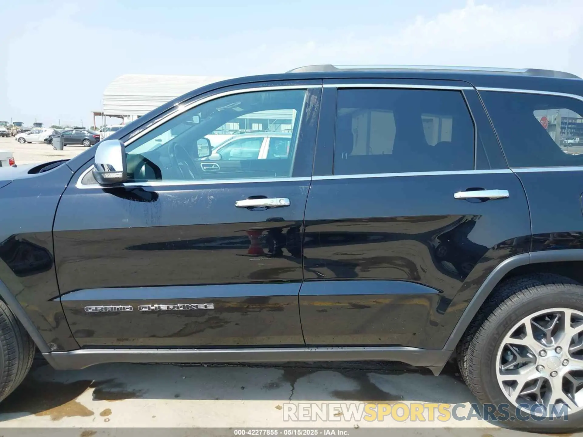 14 Photograph of a damaged car 1C4RJEBG9LC428549 JEEP GRAND CHEROKEE 2020