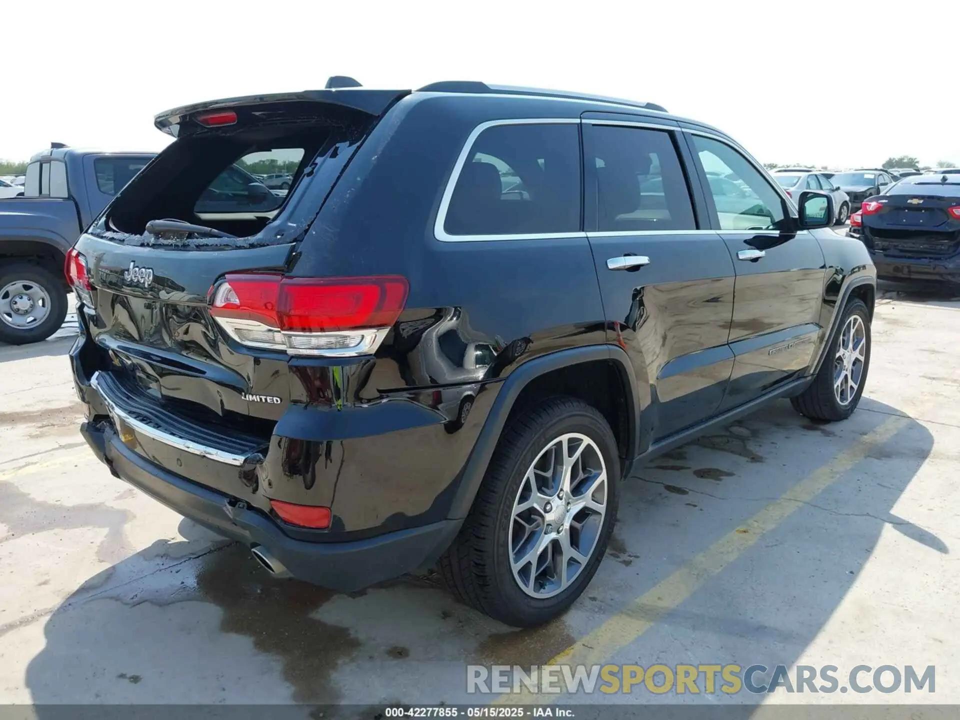 4 Photograph of a damaged car 1C4RJEBG9LC428549 JEEP GRAND CHEROKEE 2020