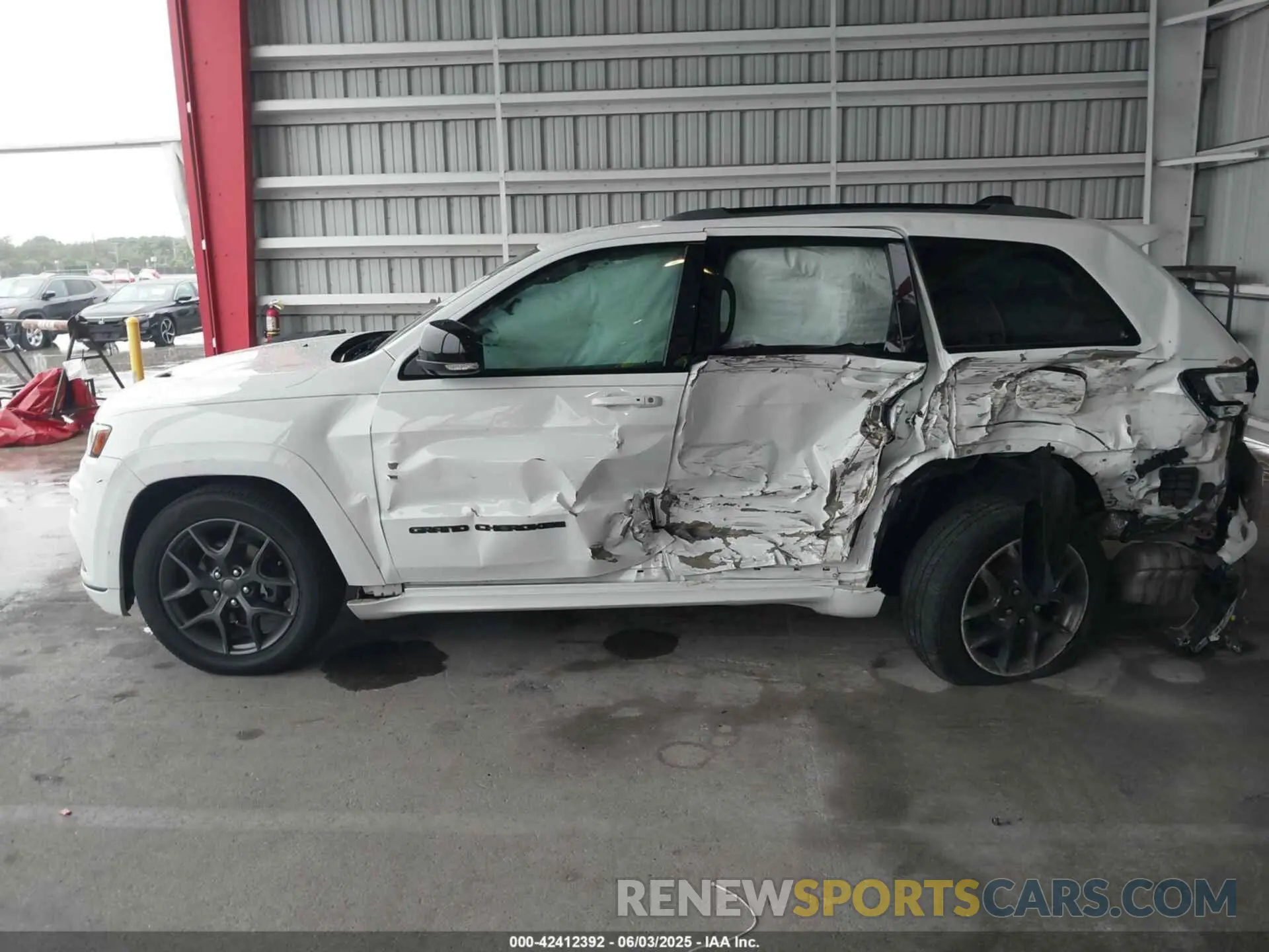 15 Photograph of a damaged car 1C4RJEBGXLC113663 JEEP GRAND CHEROKEE 2020