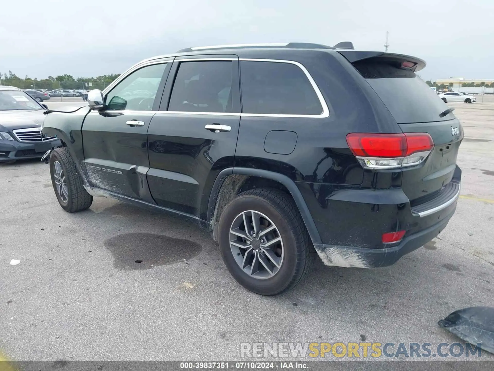 3 Photograph of a damaged car 1C4RJEBGXLC160983 JEEP GRAND CHEROKEE 2020