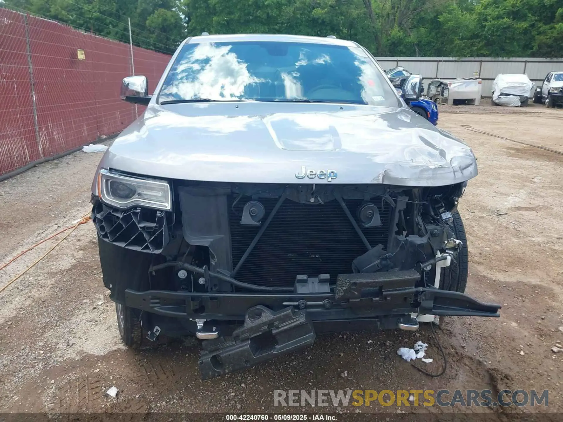 13 Photograph of a damaged car 1C4RJECG2LC140077 JEEP GRAND CHEROKEE 2020